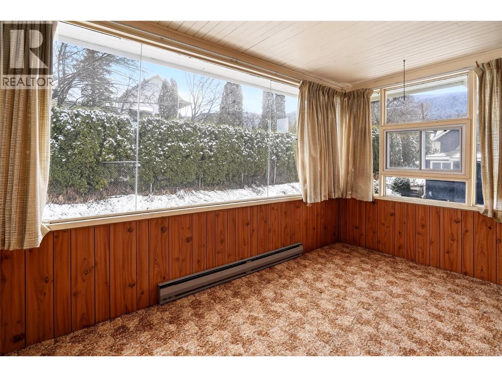 312 Latimer Street Property Photo 44