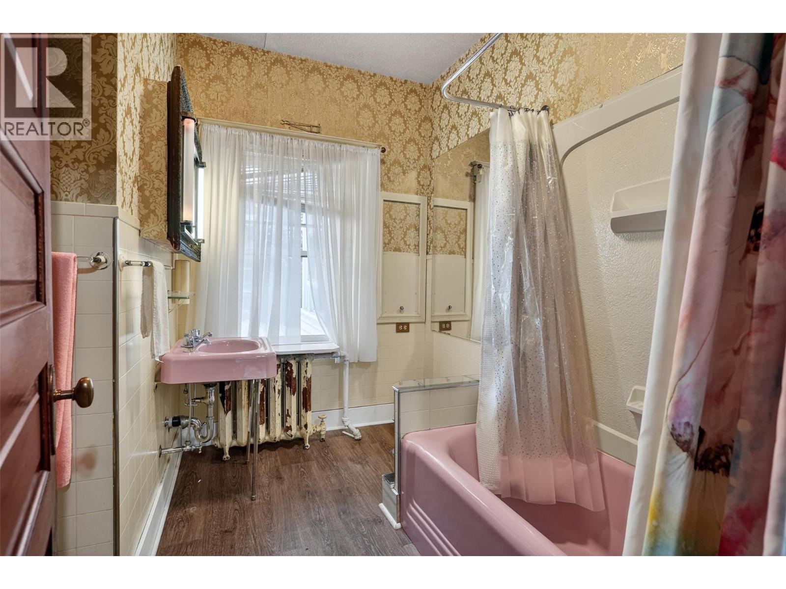 312 Latimer Street Property Photo 46