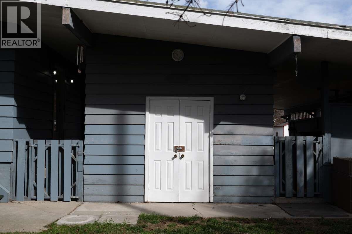 7551 7th Street Property Photo 4