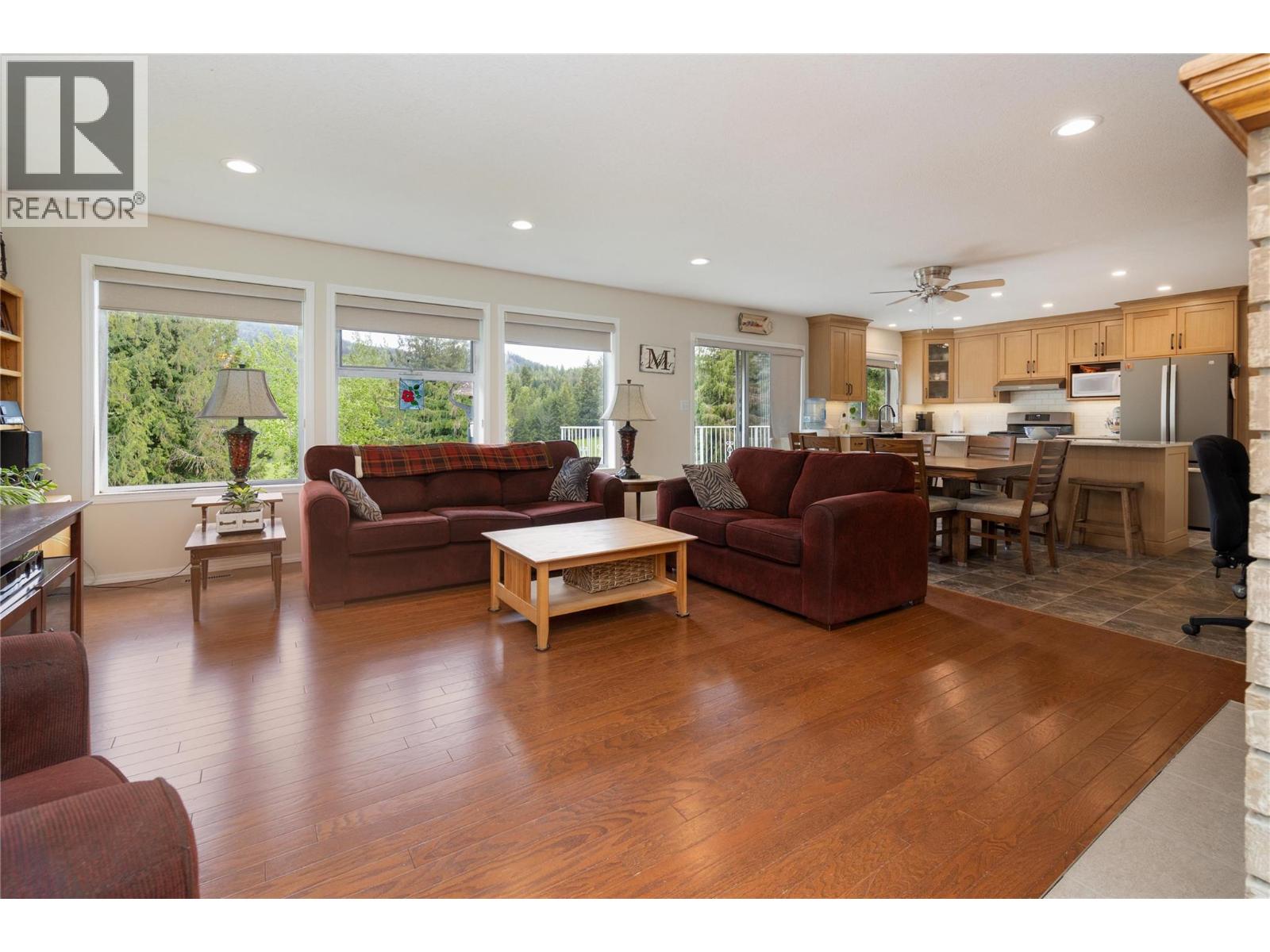 2240 97b Highway Se Property Photo 7