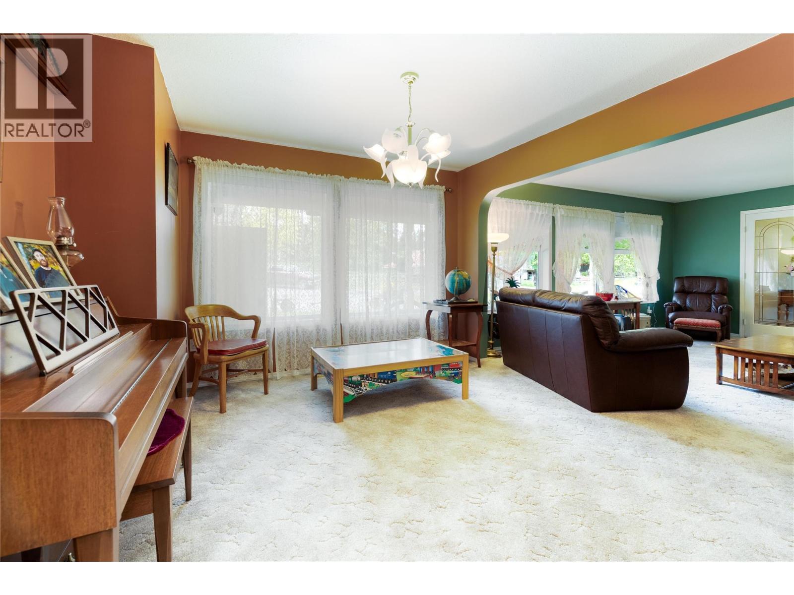 2240 97b Highway Se Property Photo 9