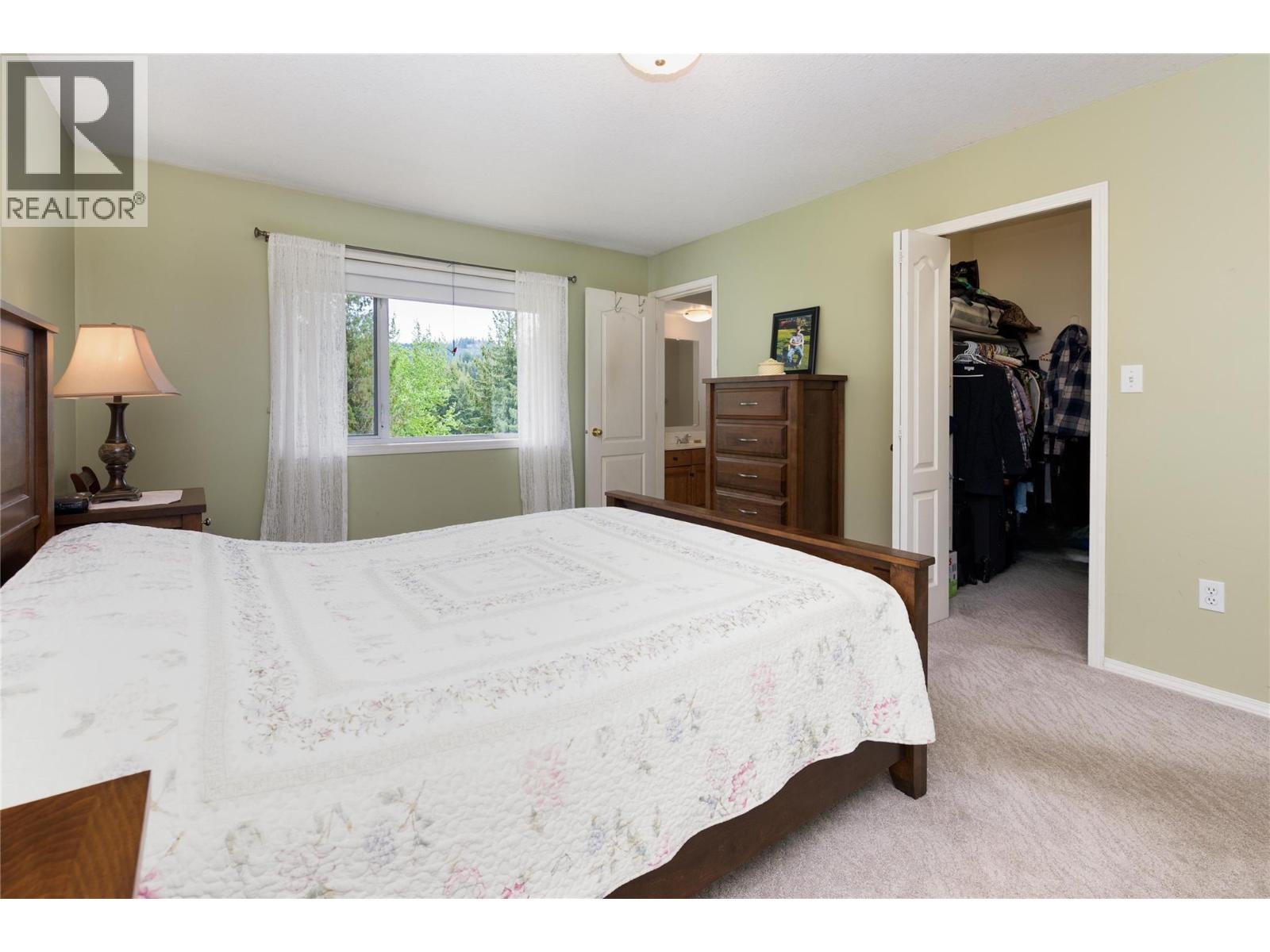 2240 97b Highway Se Property Photo 12