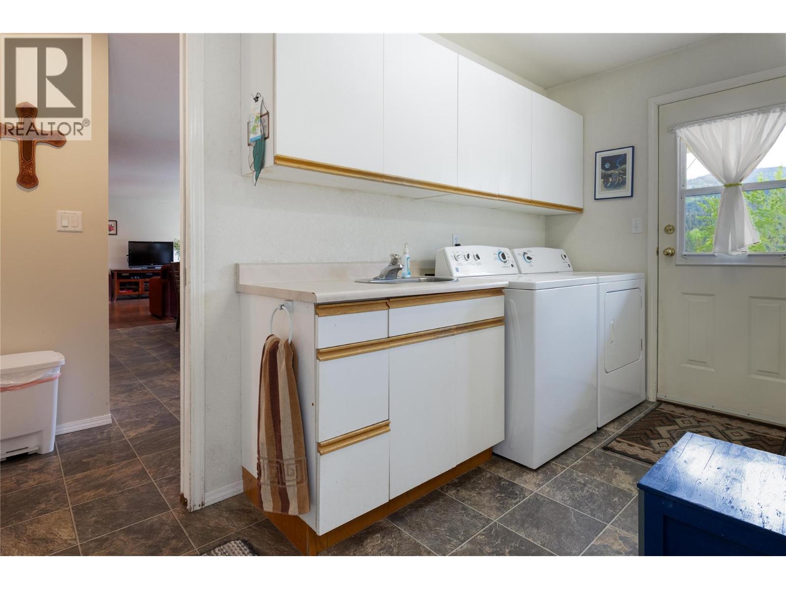 2240 97b Highway Se Property Photo 18
