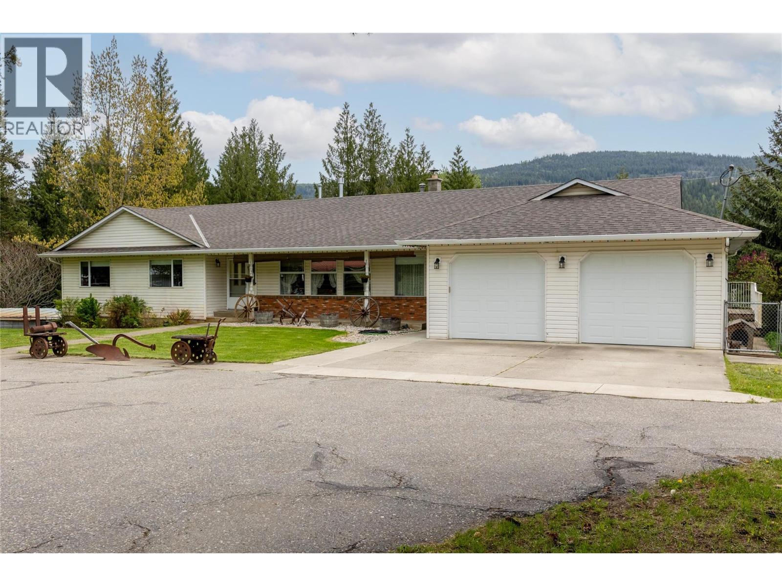 2240 97b Highway Se Property Photo 28