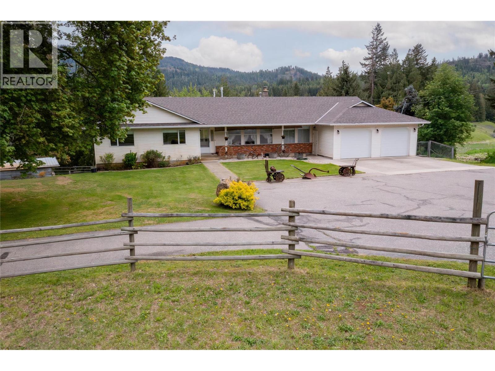 2240 97b Highway Se Property Photo 29