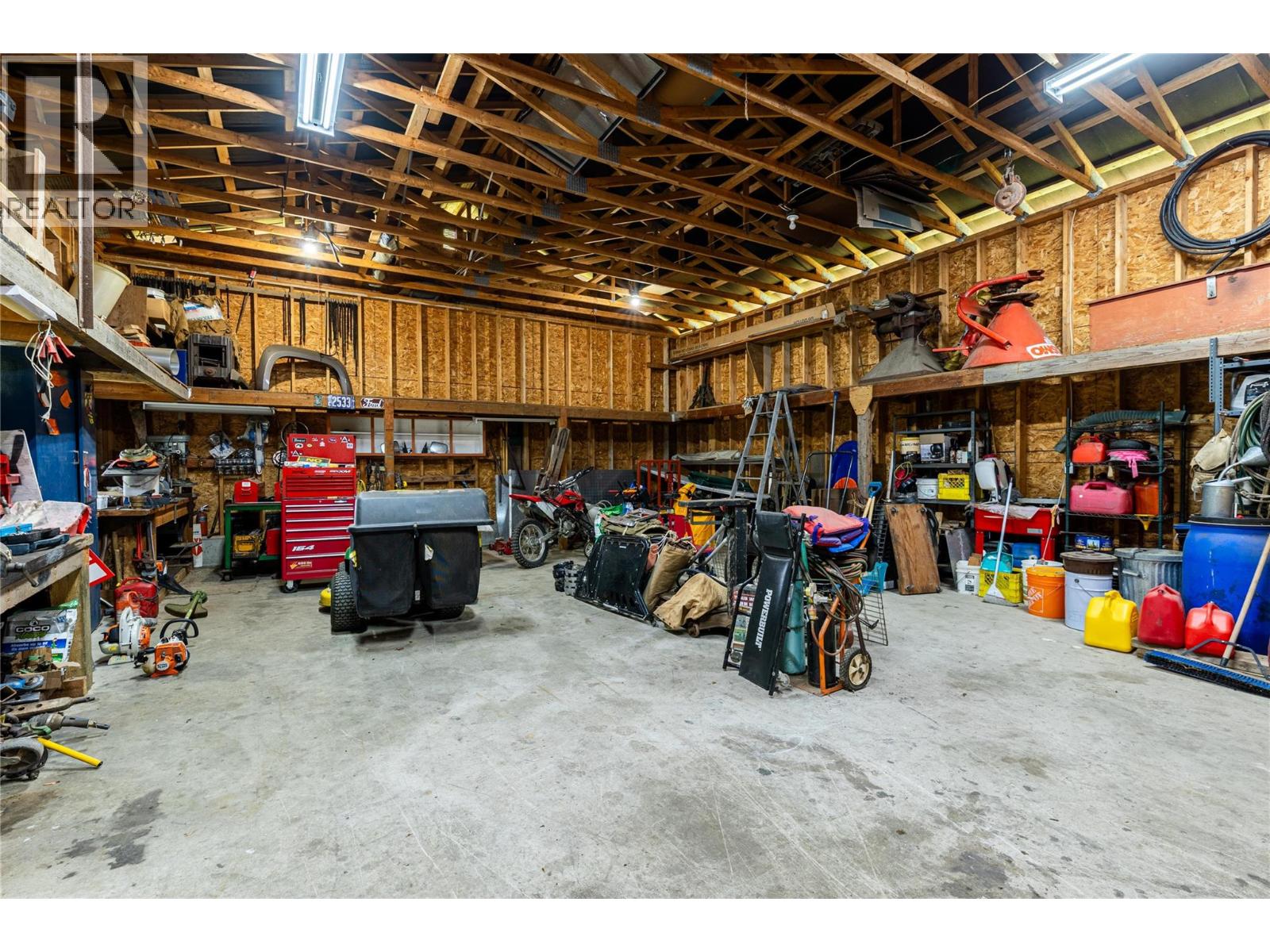 2240 97b Highway Se Property Photo 31
