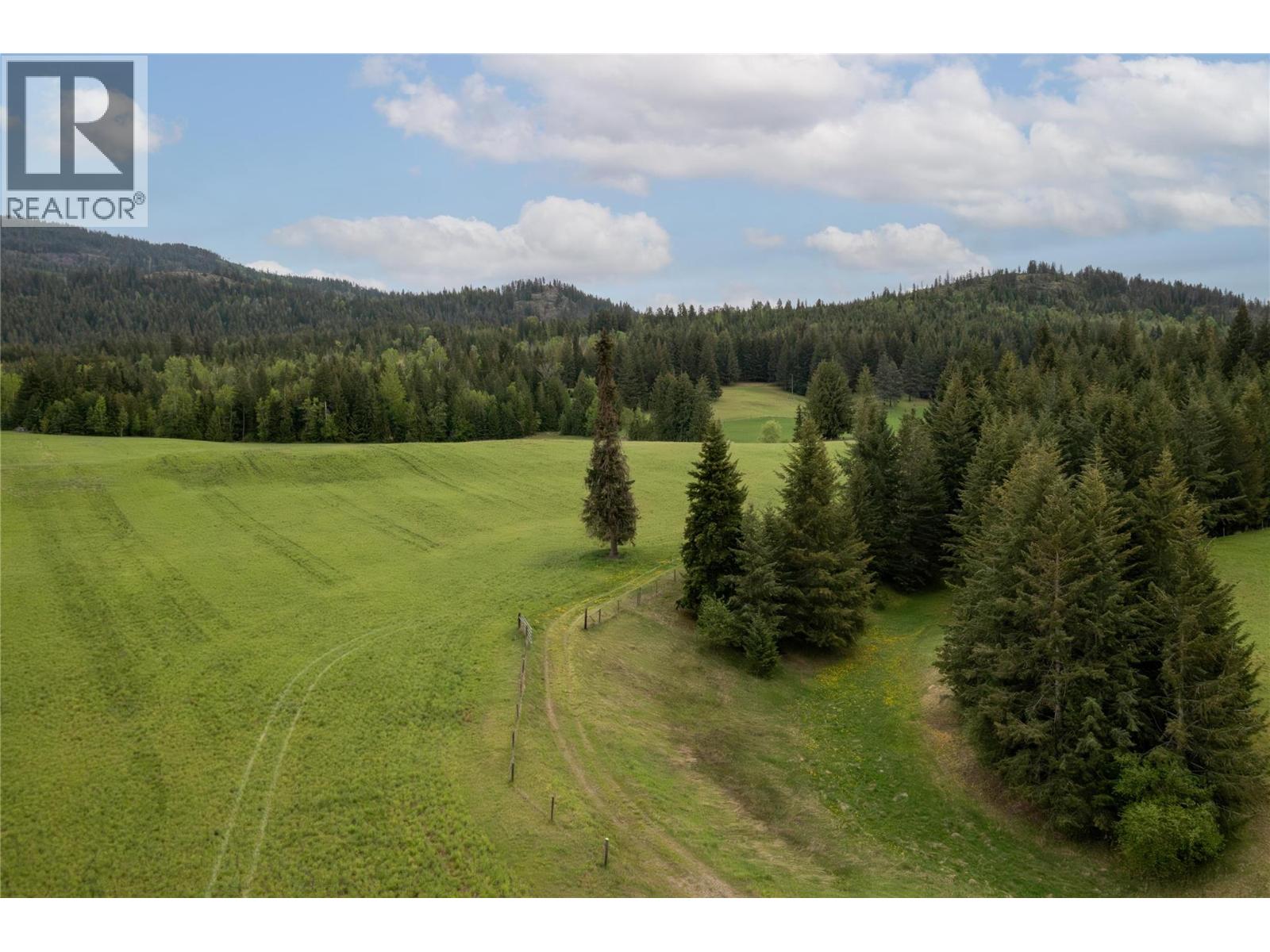 2240 97b Highway Se Property Photo 38