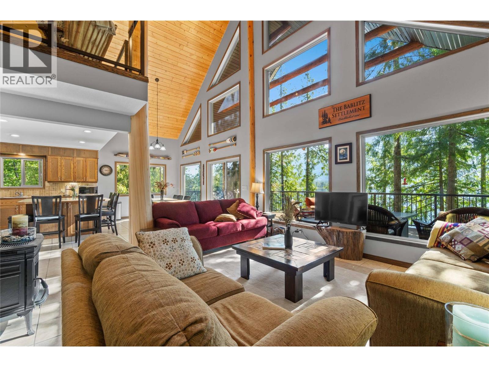 9000 Seymour Arm Main Fsr Unit# 12 & 13 Property Photo 11