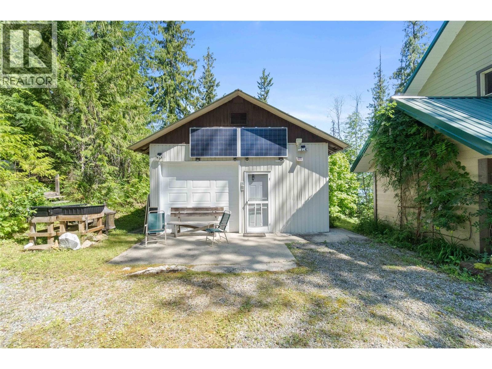 9000 Seymour Arm Main Fsr Unit# 12 & 13 Property Photo 64