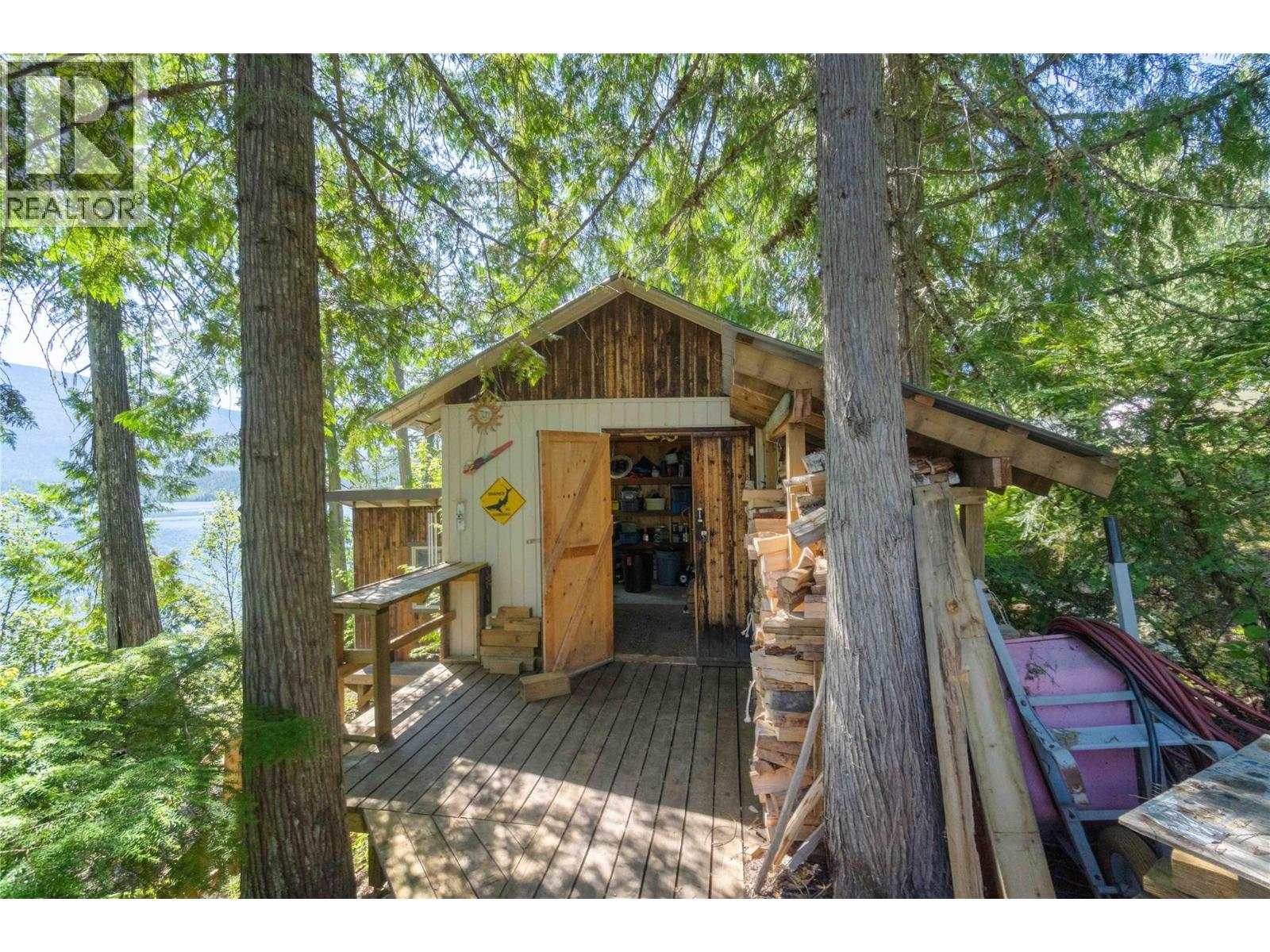 9000 Seymour Arm Main Fsr Unit# 12 & 13 Property Photo 67