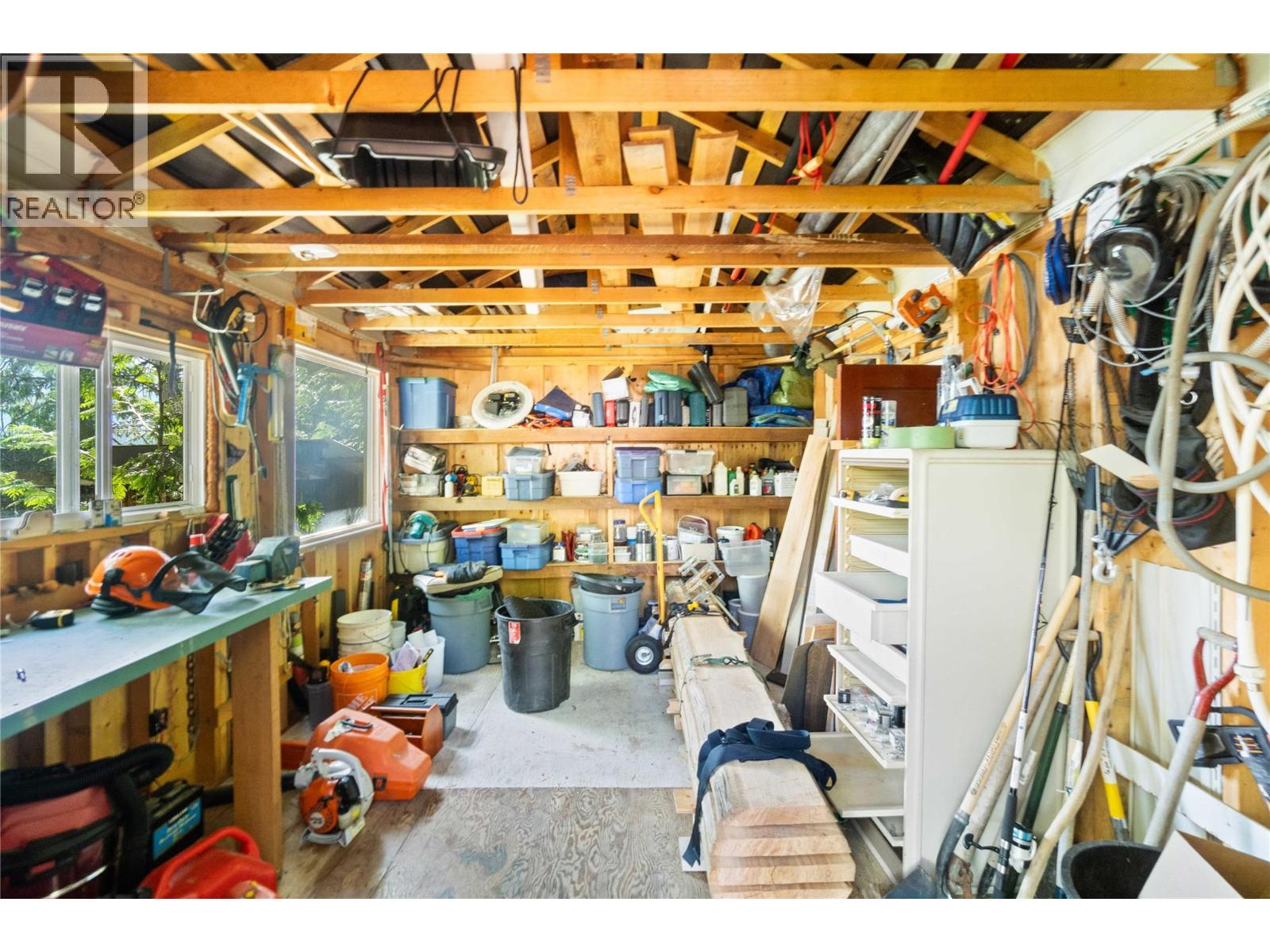 9000 Seymour Arm Main Fsr Unit# 12 & 13 Property Photo 68