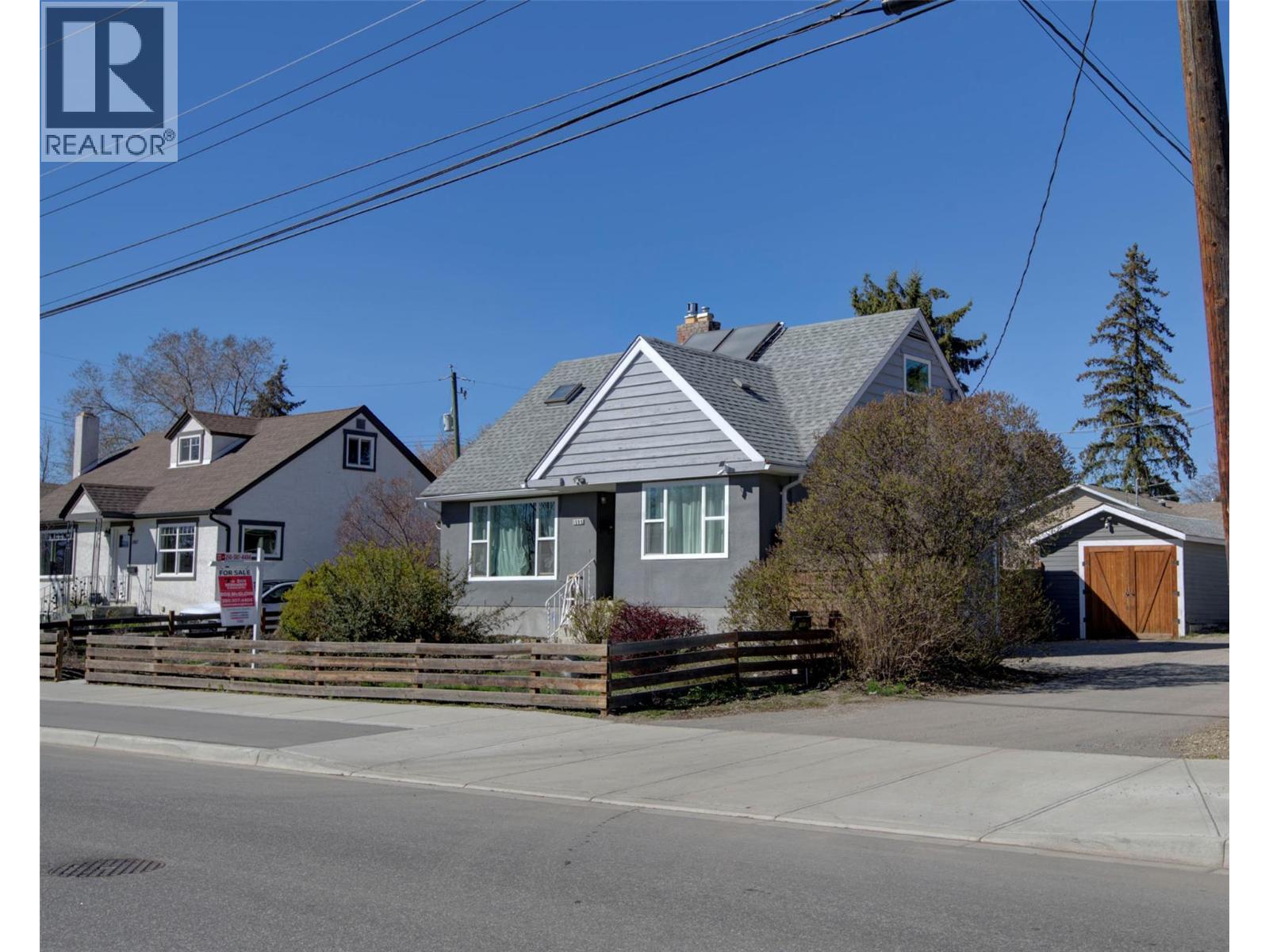1505 32 Avenue Property Photo 4