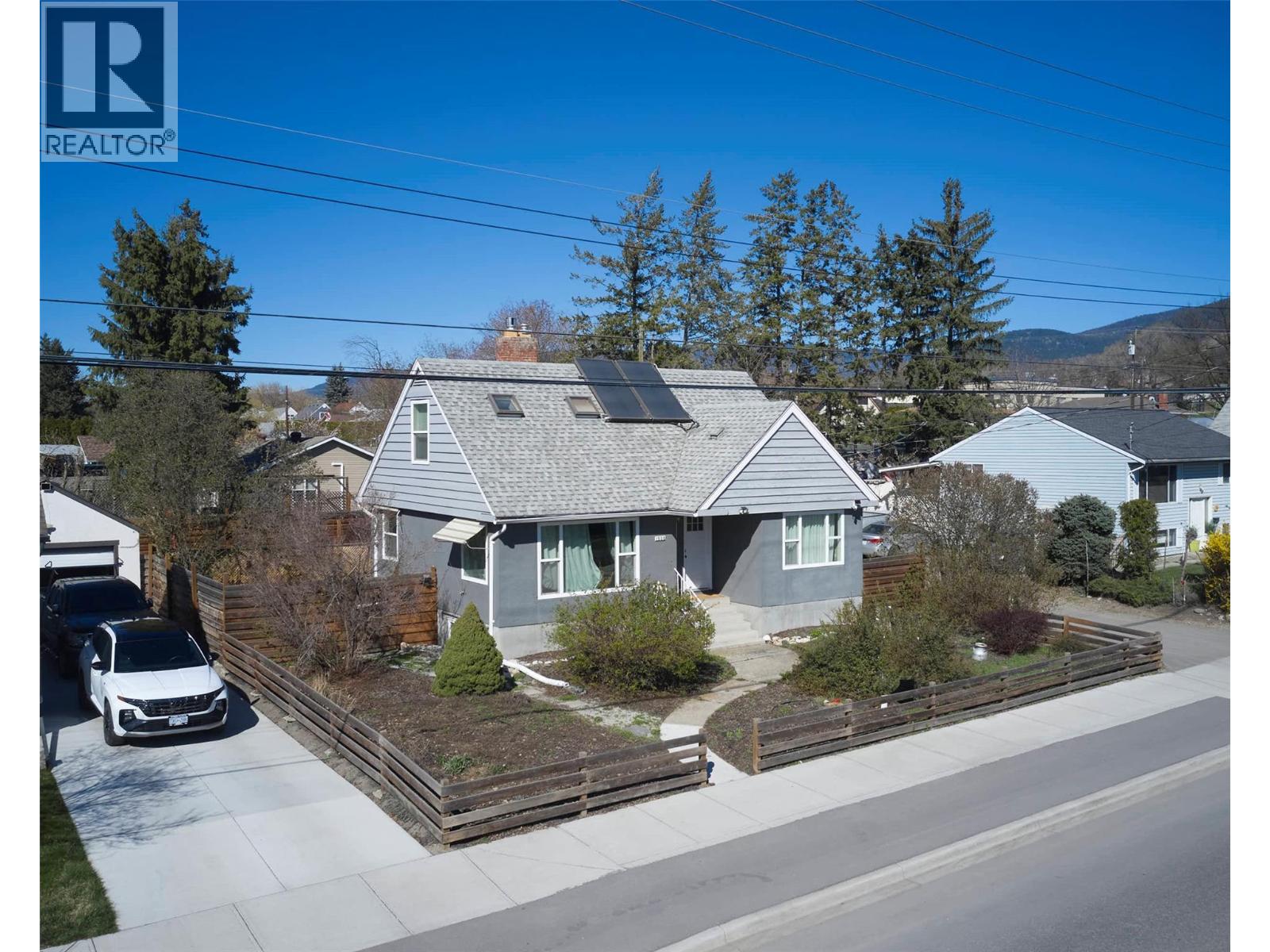 1505 32 Avenue Property Photo 5