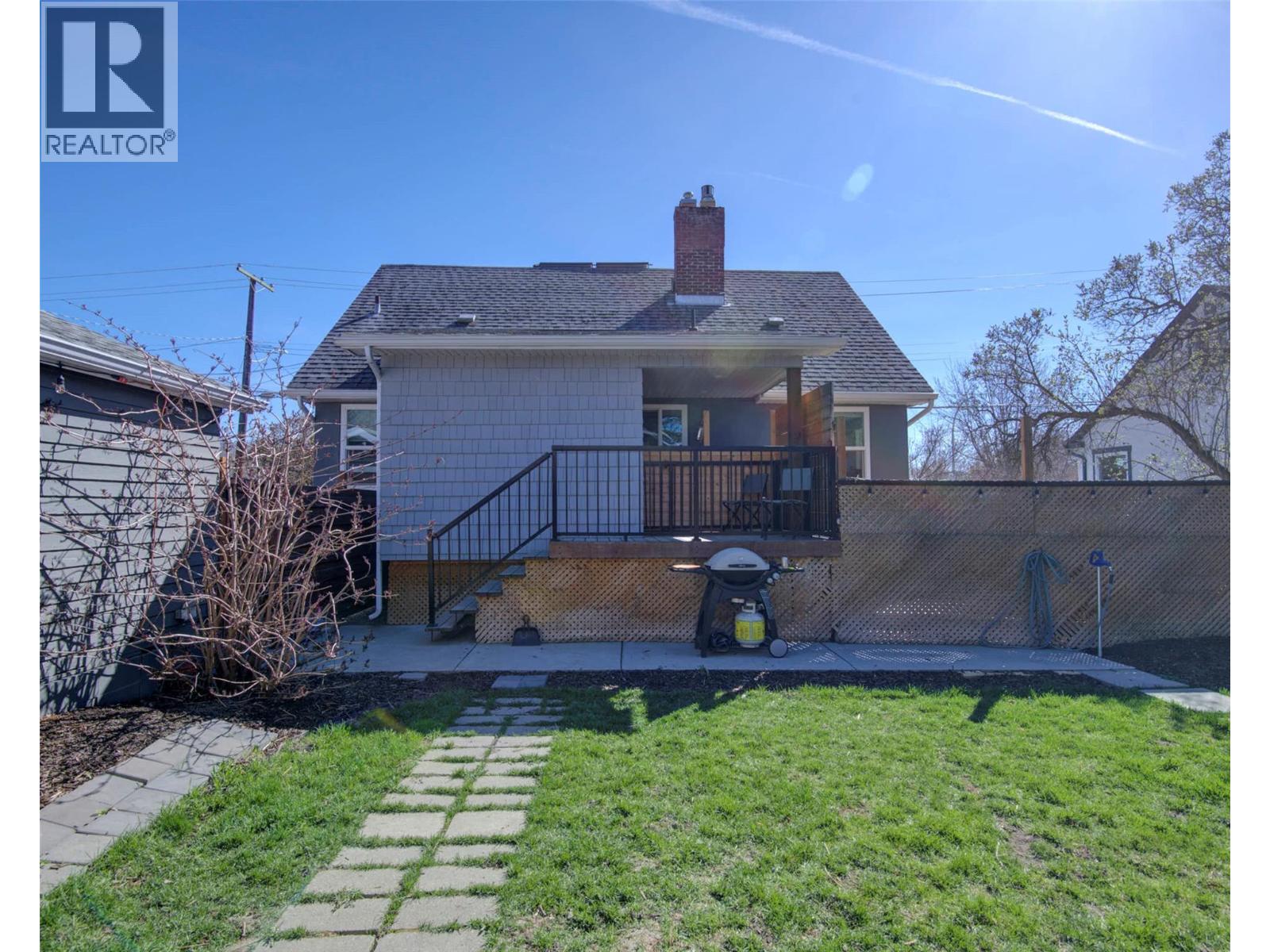 1505 32 Avenue Property Photo 9