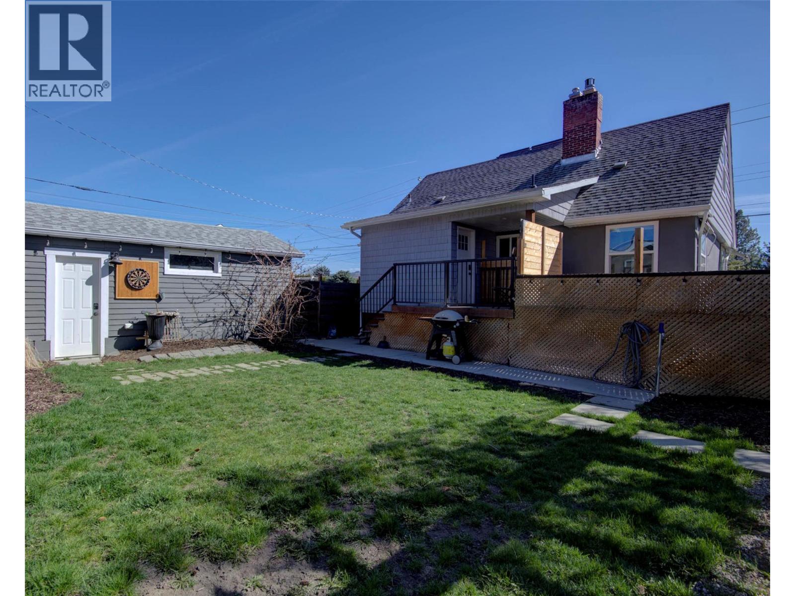1505 32 Avenue Property Photo 10