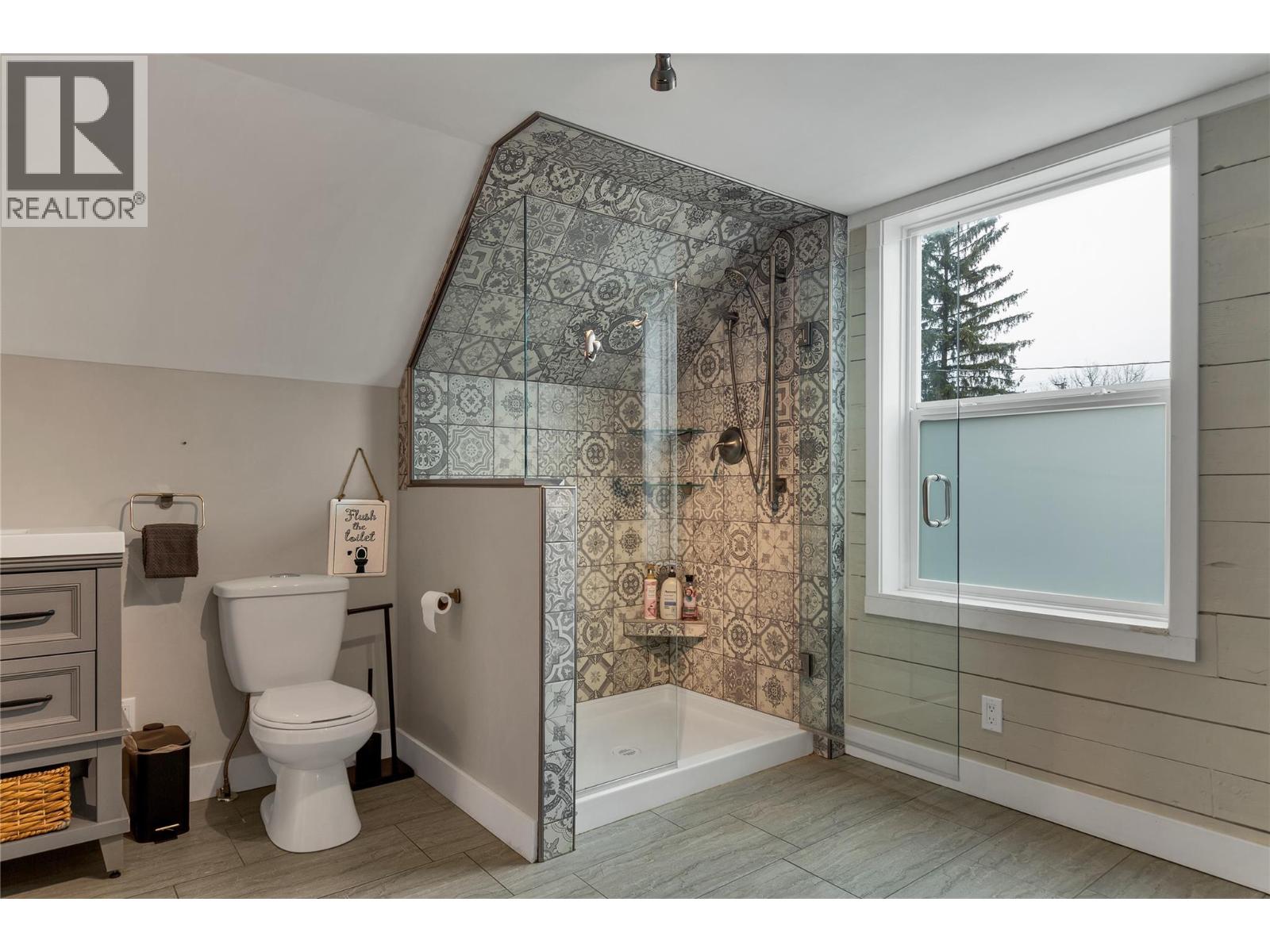 1505 32 Avenue Property Photo 15