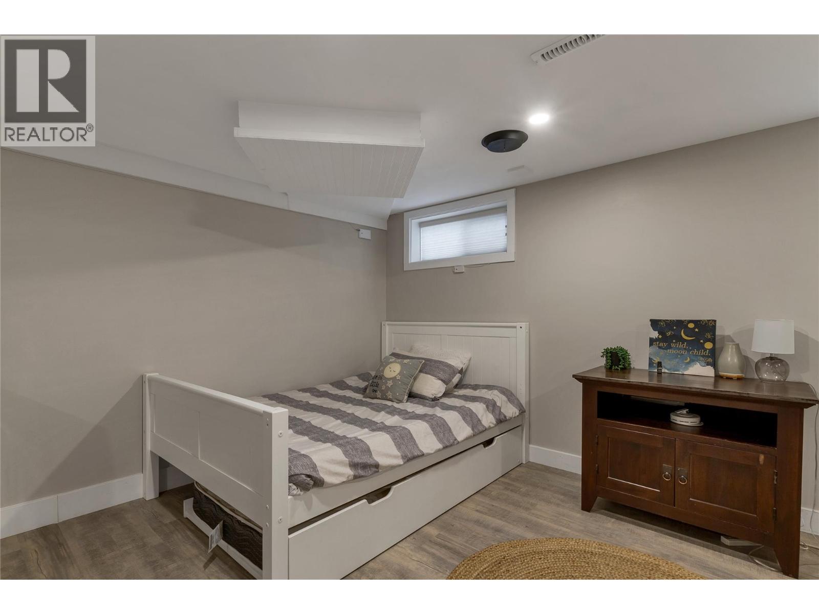 1505 32 Avenue Property Photo 26