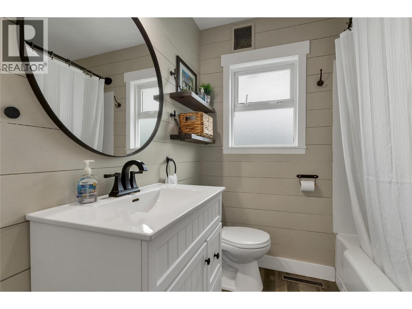 1505 32 Avenue Property Photo 29