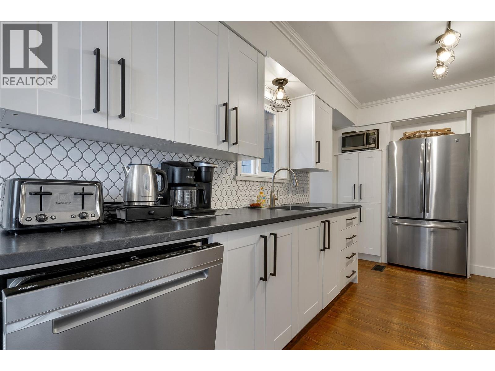 1505 32 Avenue Property Photo 47
