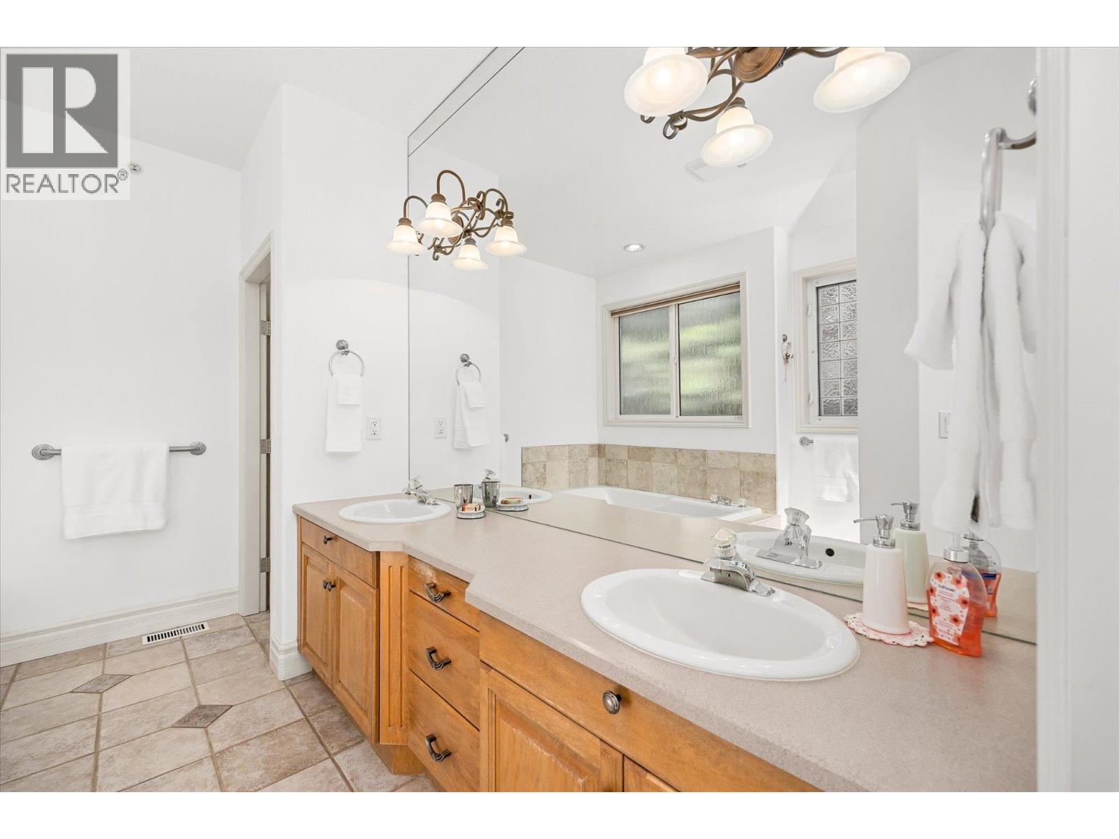 6157 Gillam Crescent Property Photo 35