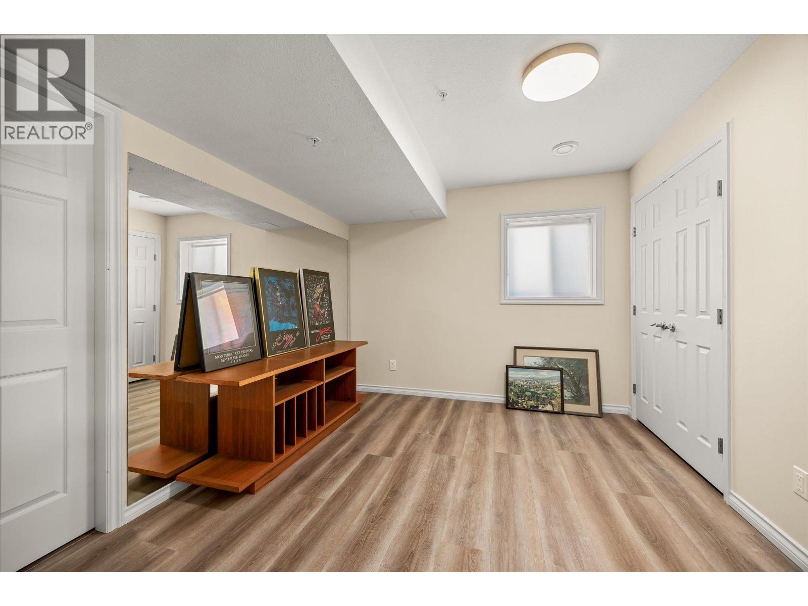 6157 Gillam Crescent Property Photo 48