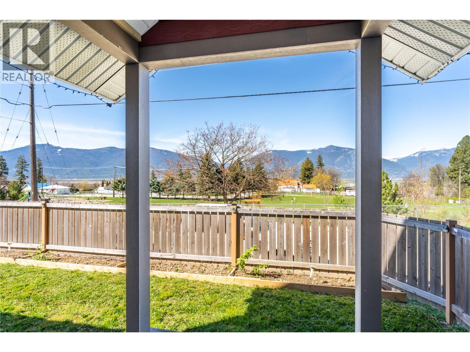 902 Murdoch Street Property Photo 13