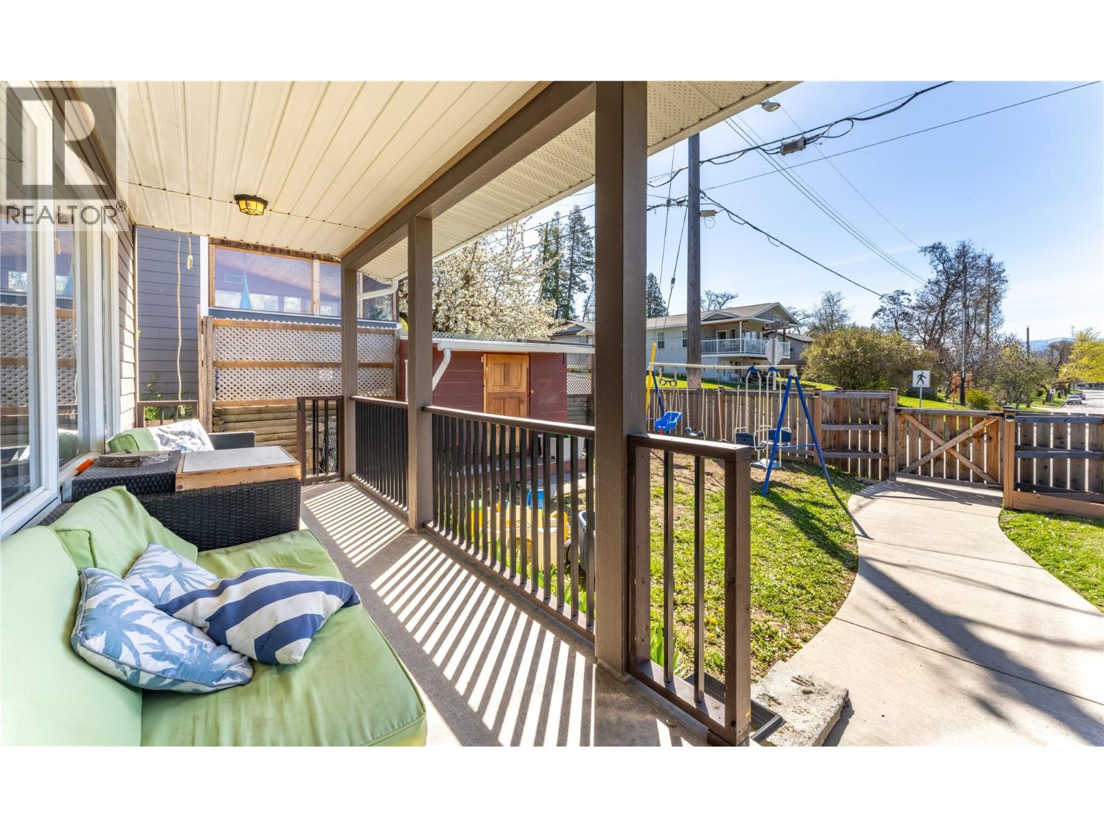 902 Murdoch Street Property Photo 35