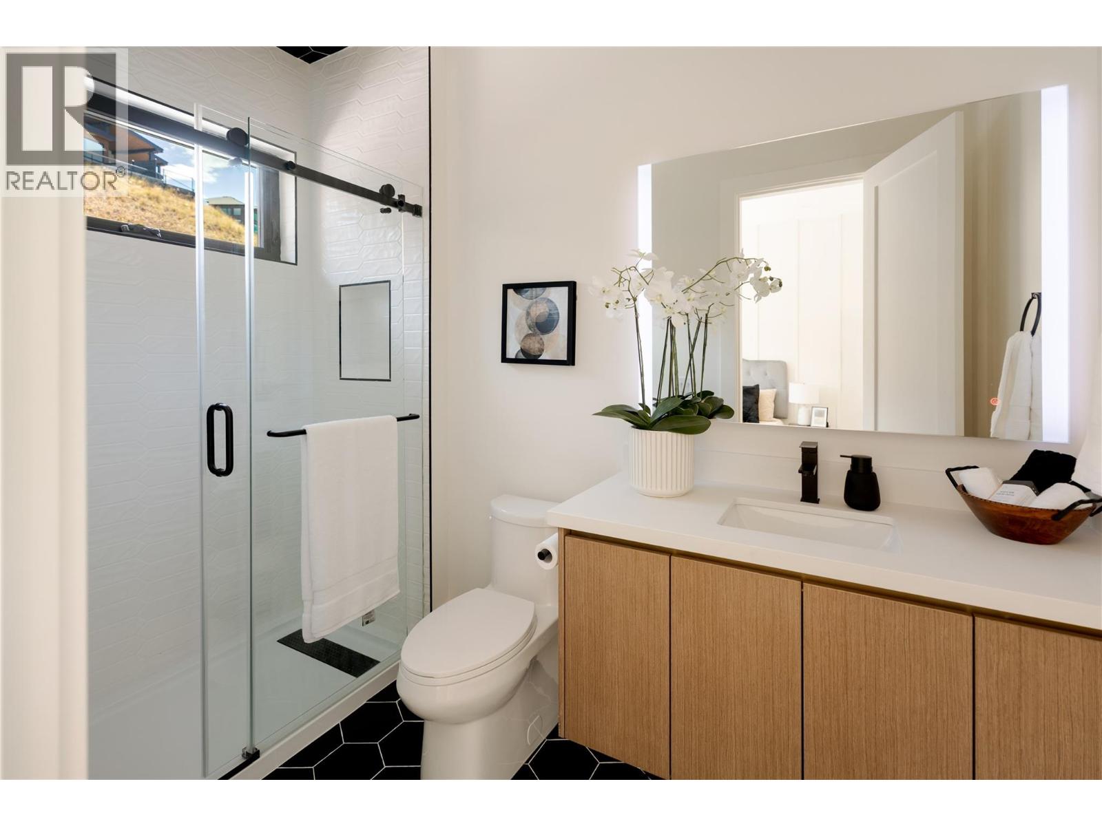 1016 Emslie Street Property Photo 42