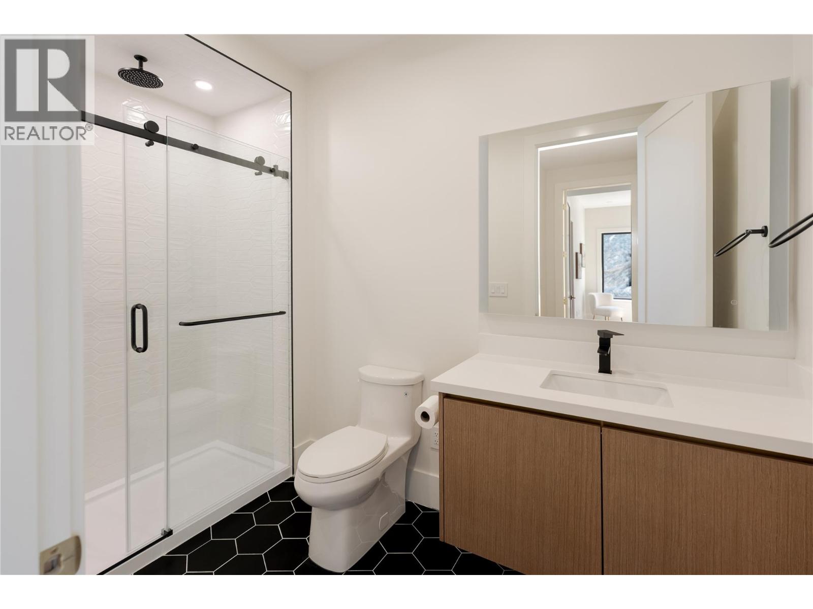 1016 Emslie Street Property Photo 56