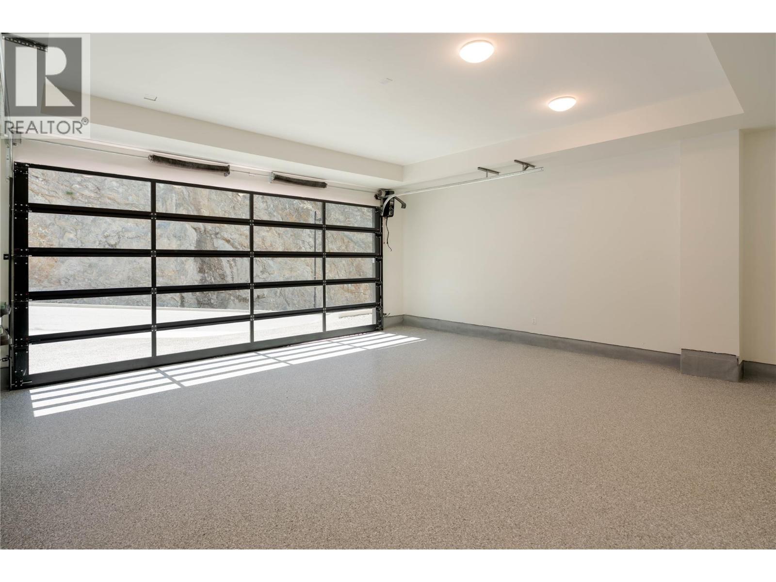 1016 Emslie Street Property Photo 64