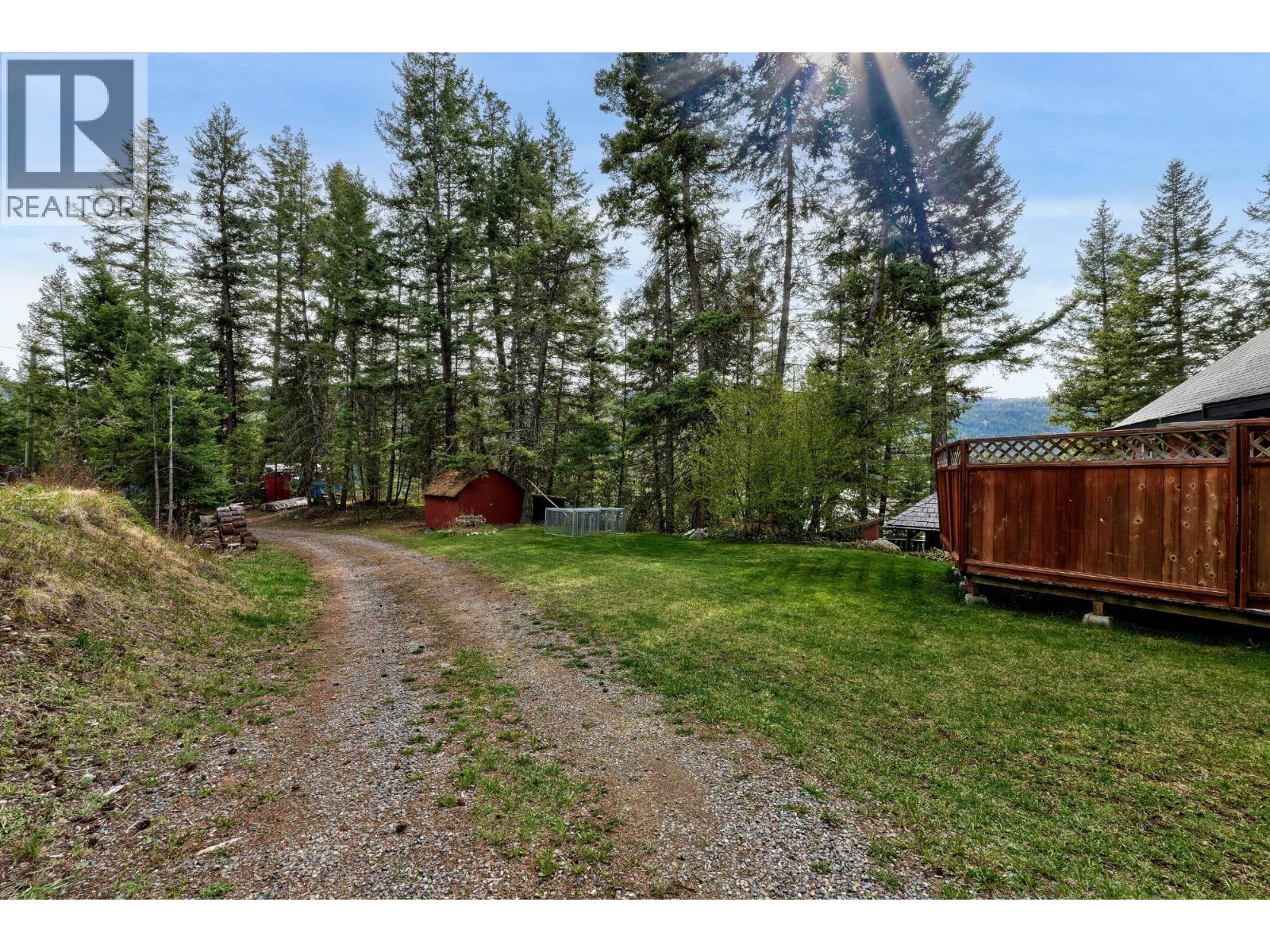 2486 Heffley-louis Creek Road Property Photo 7
