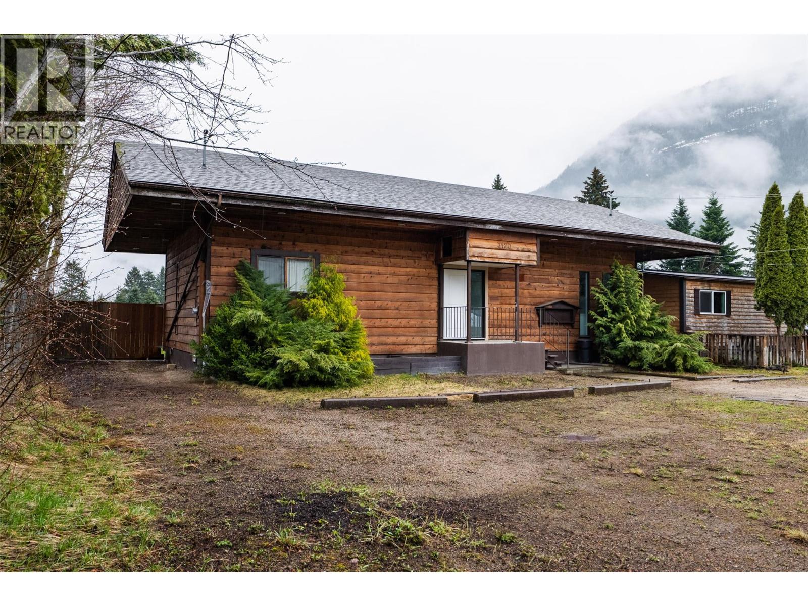 3118 Slocan Park Road Property Photo 1