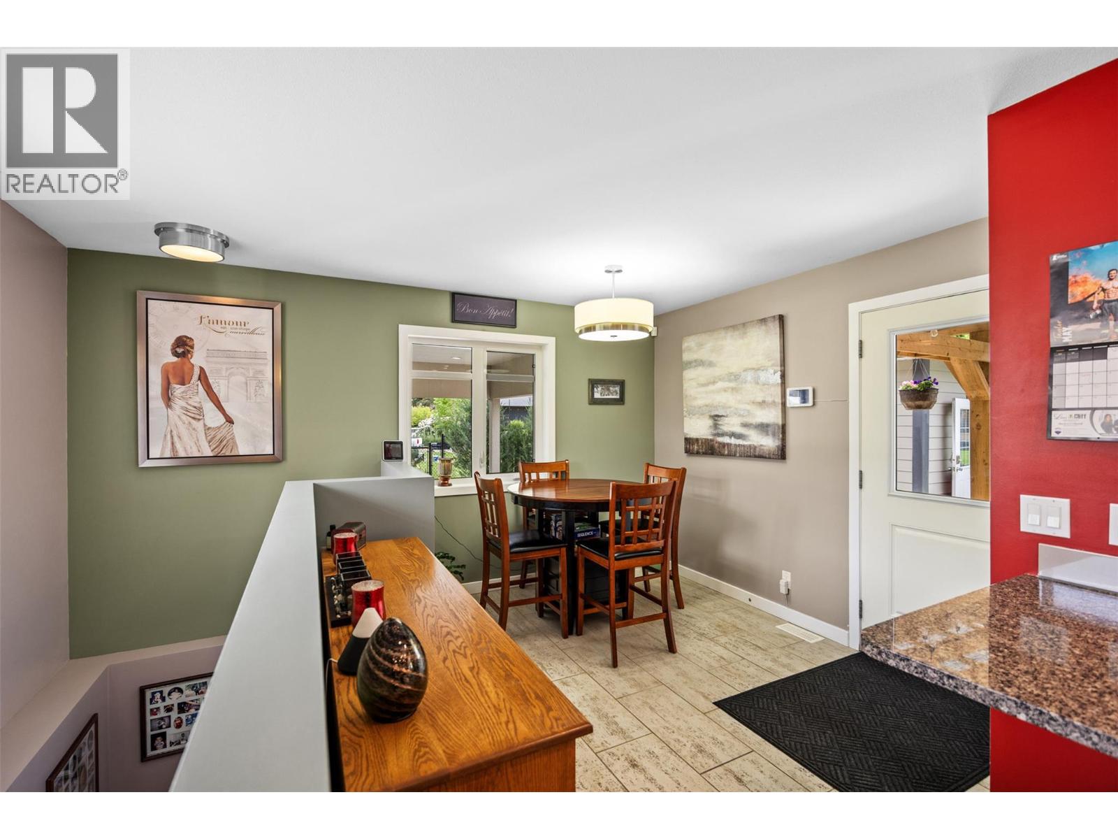 2015 Valleyview Drive Property Photo 6