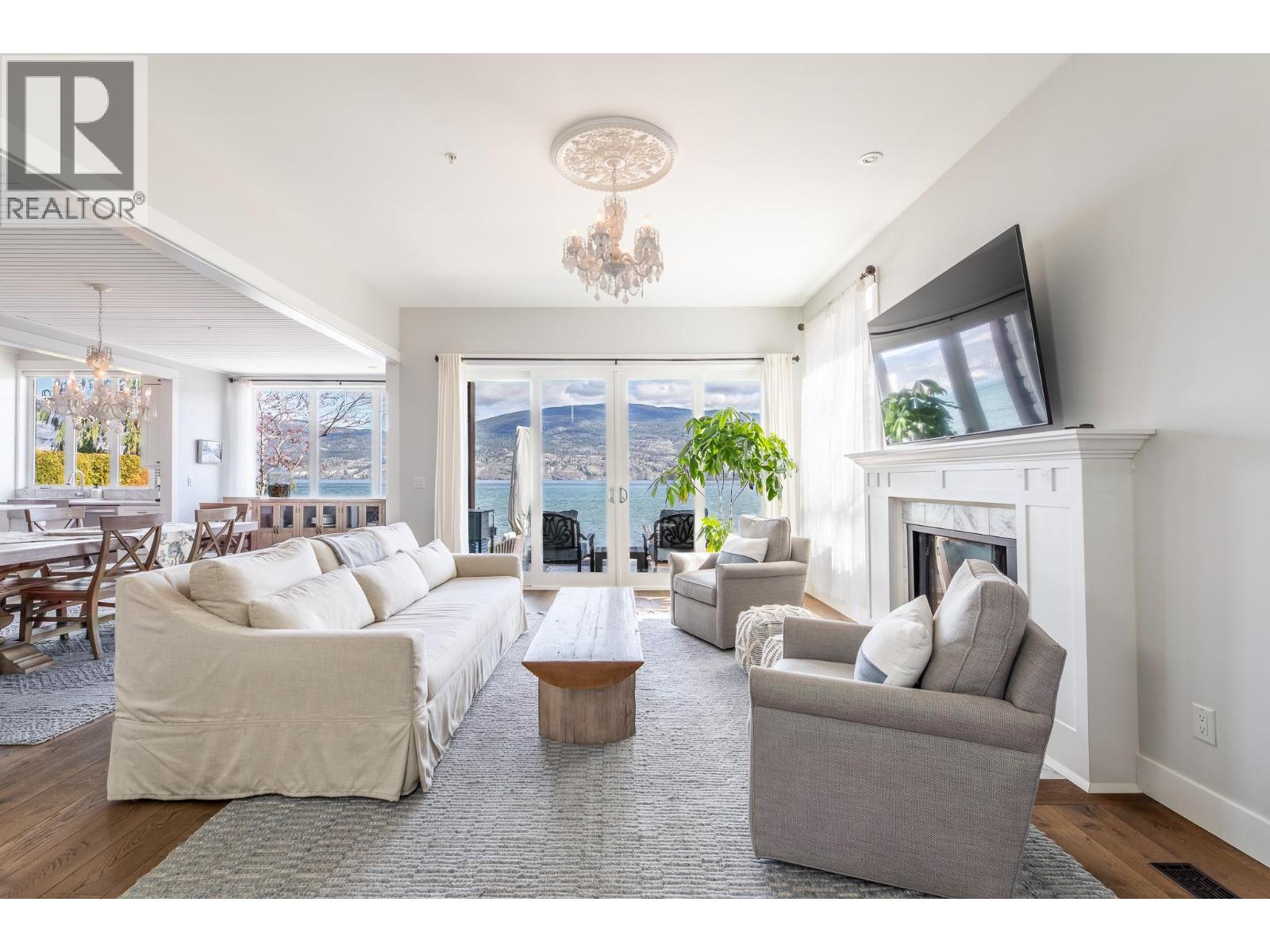 15419 Lakeshore Drive N Unit# 11 Property Photo 3