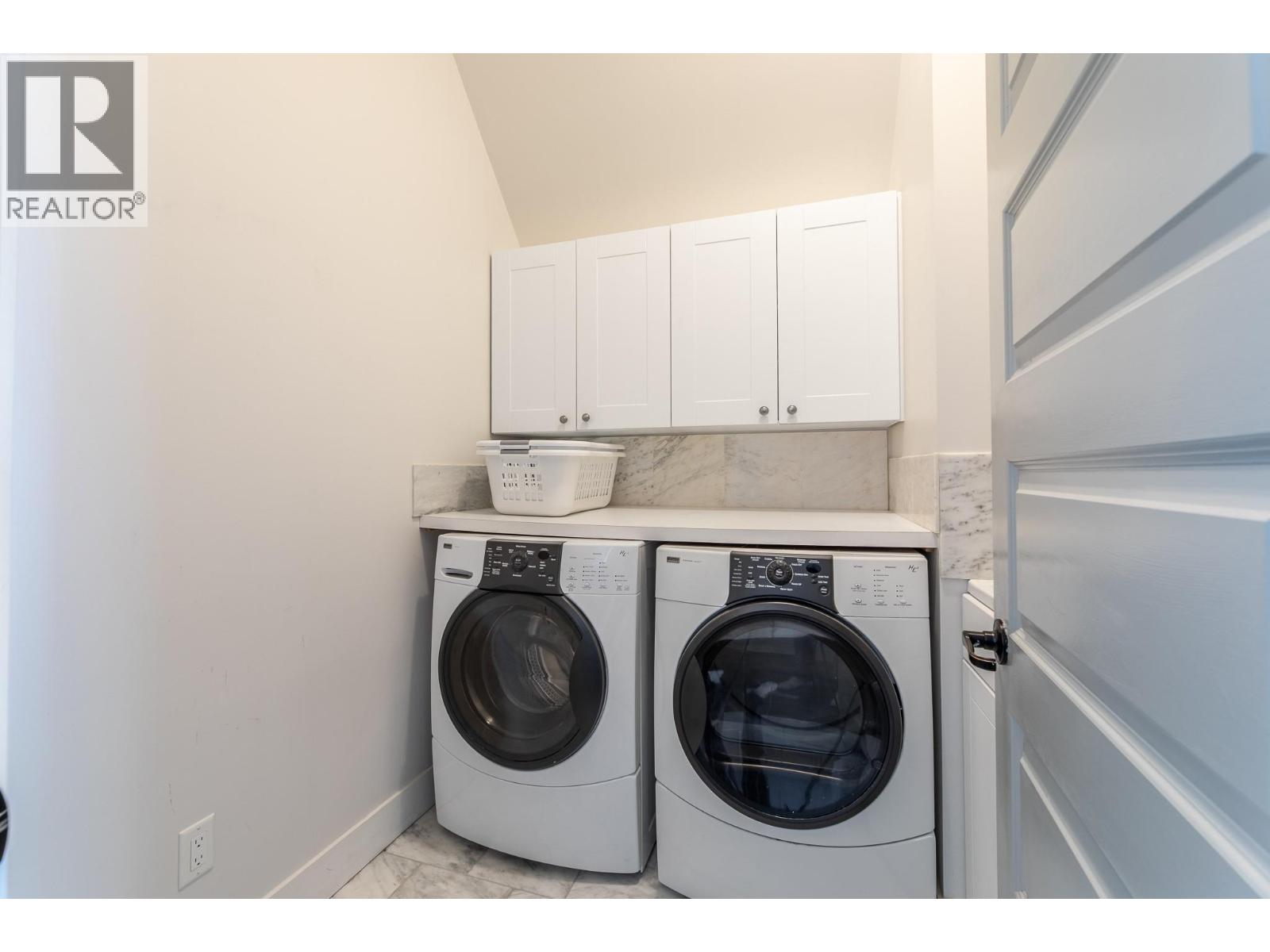 15419 Lakeshore Drive N Unit# 11 Property Photo 20
