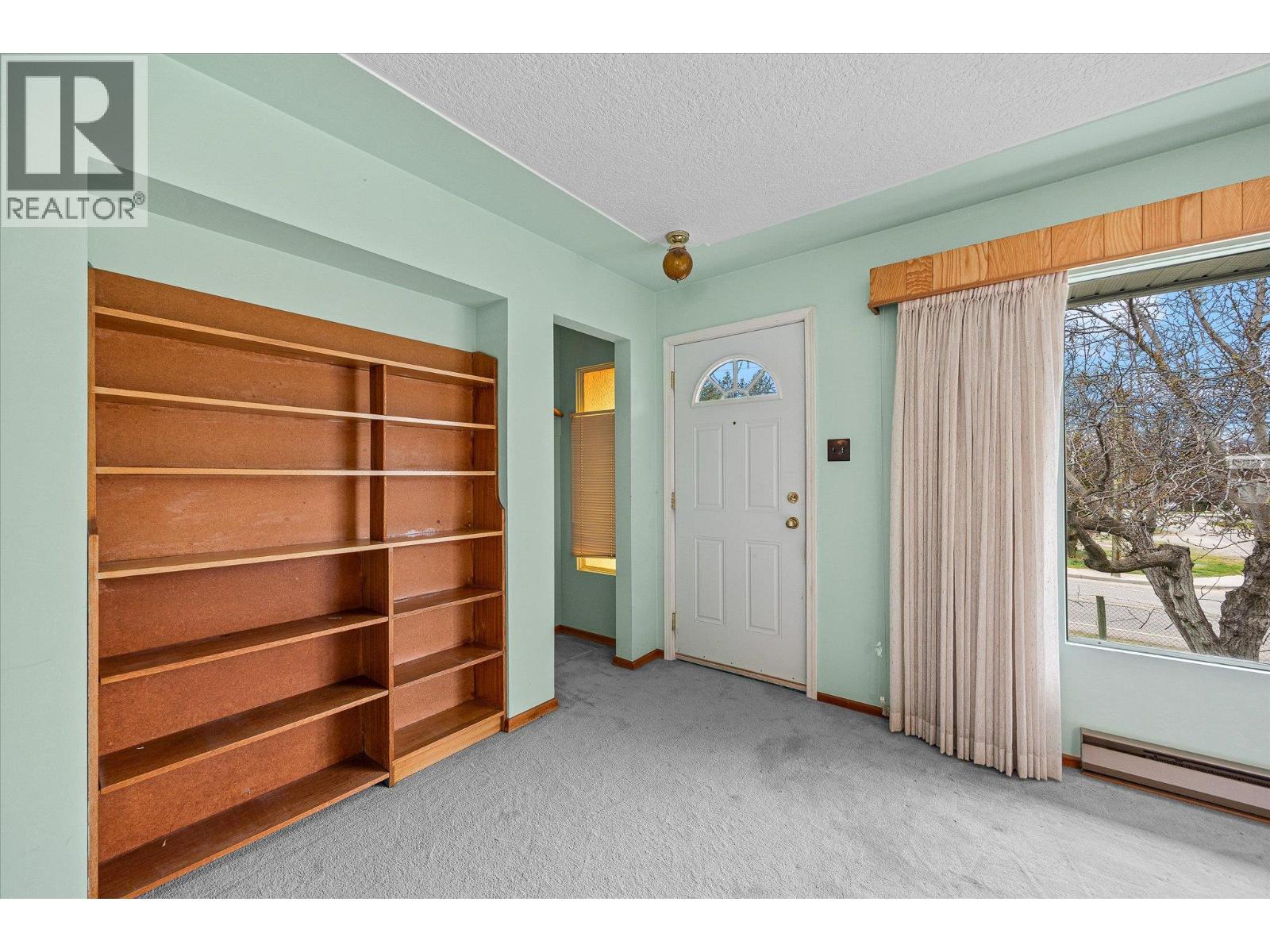 4693 Raymer Road Property Photo 4