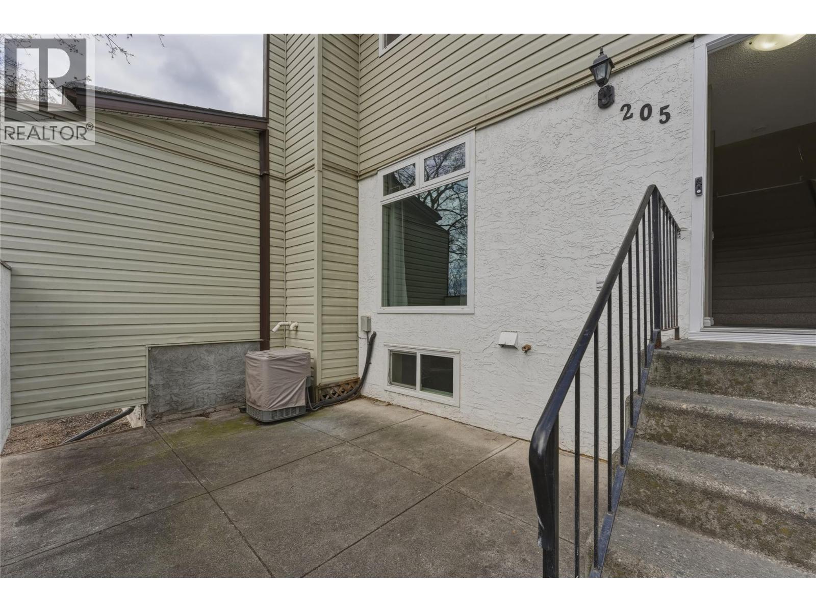 2100 43 Avenue Unit# 205