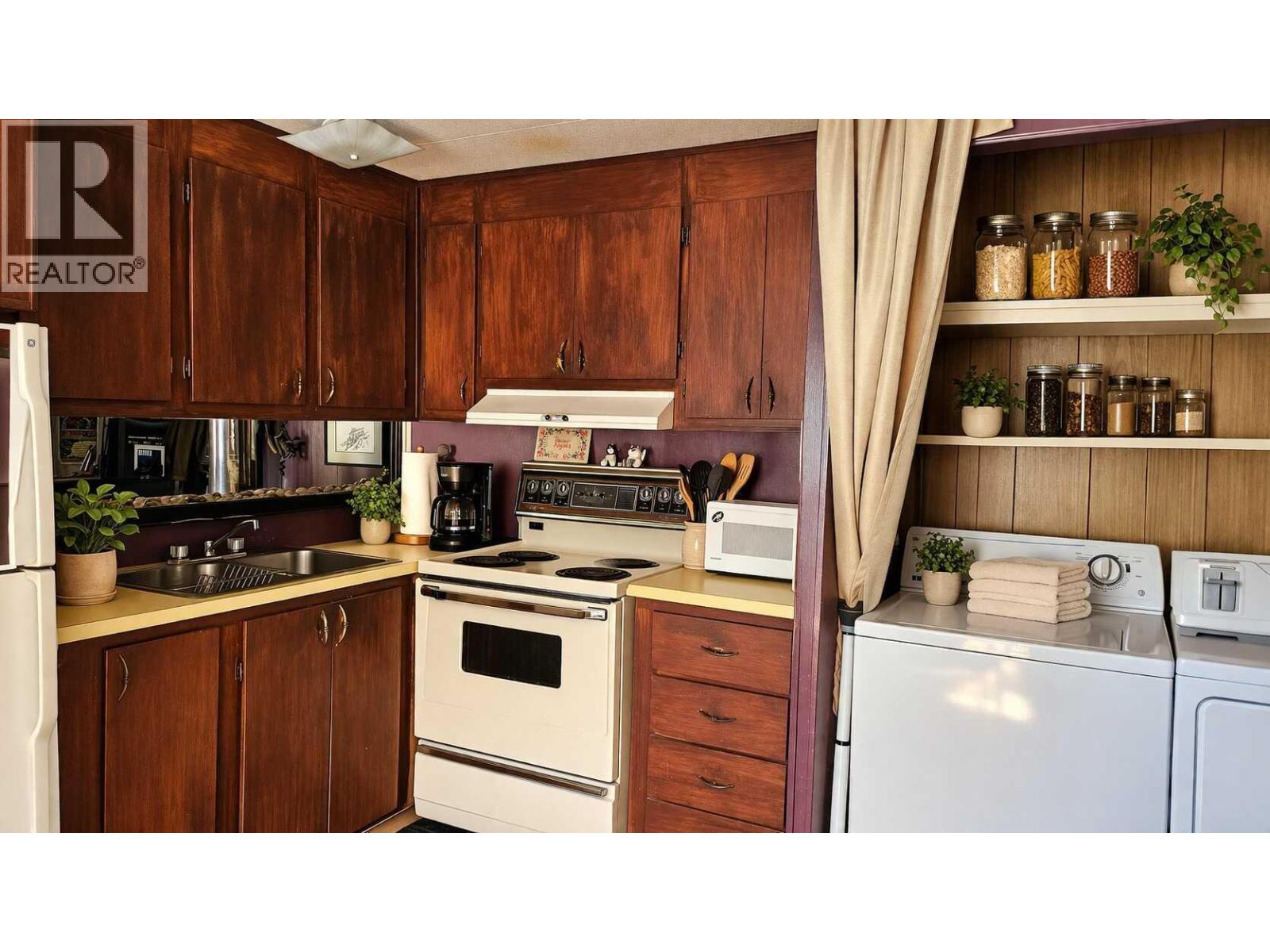 111 Hunt Road Property Photo 2