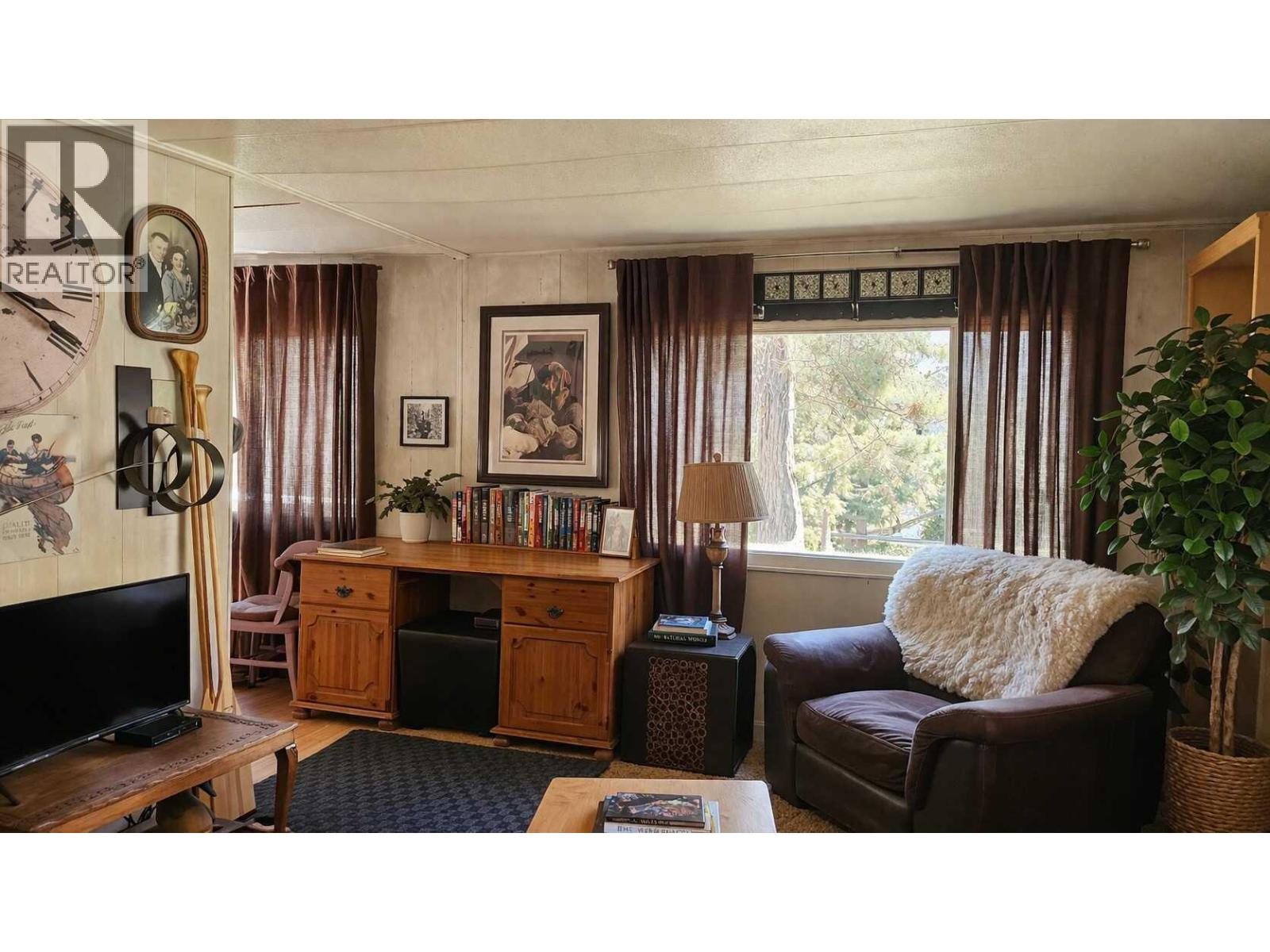 111 Hunt Road Property Photo 3