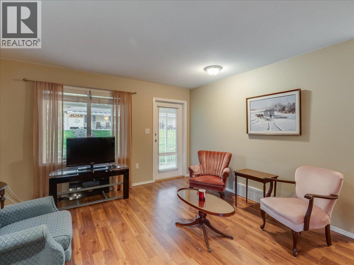 7136 Wright Way Property Photo 10