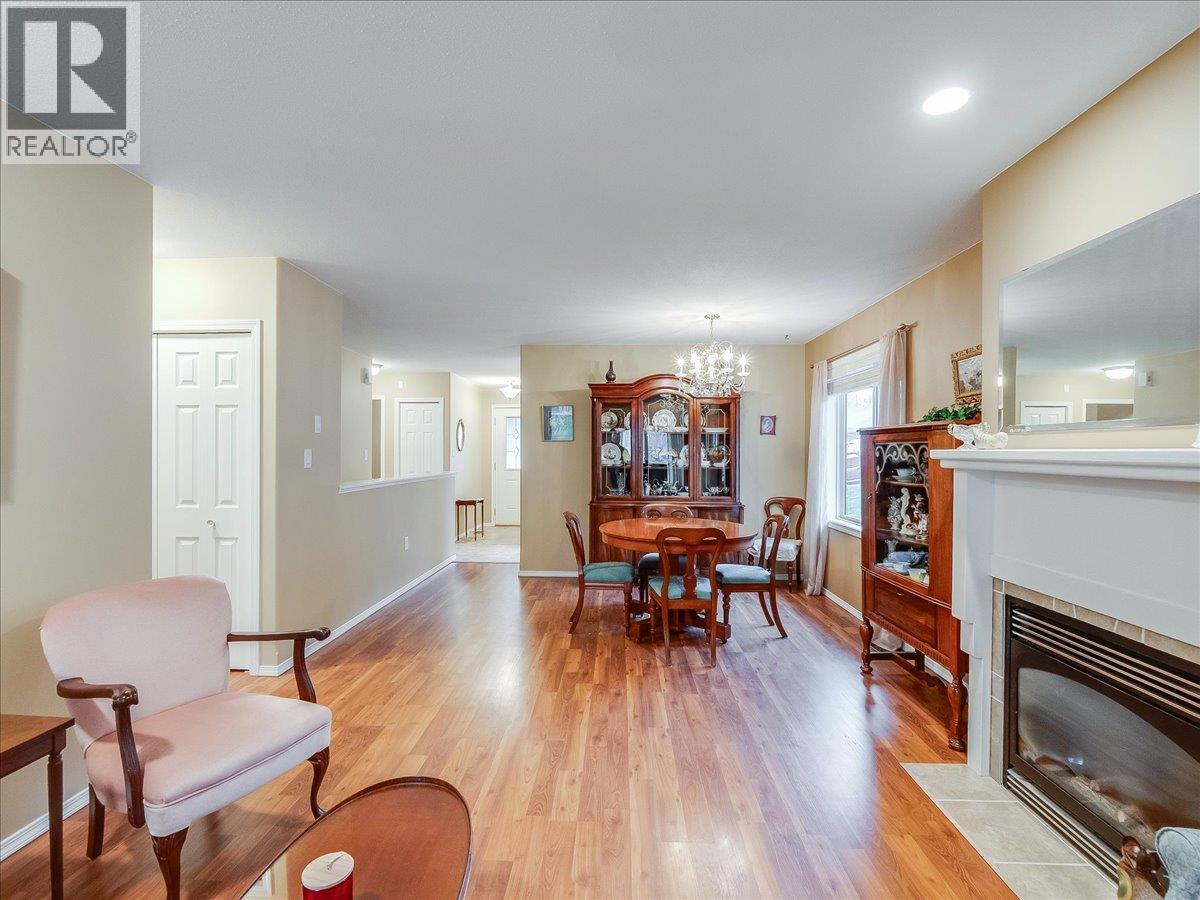 7136 Wright Way Property Photo 12