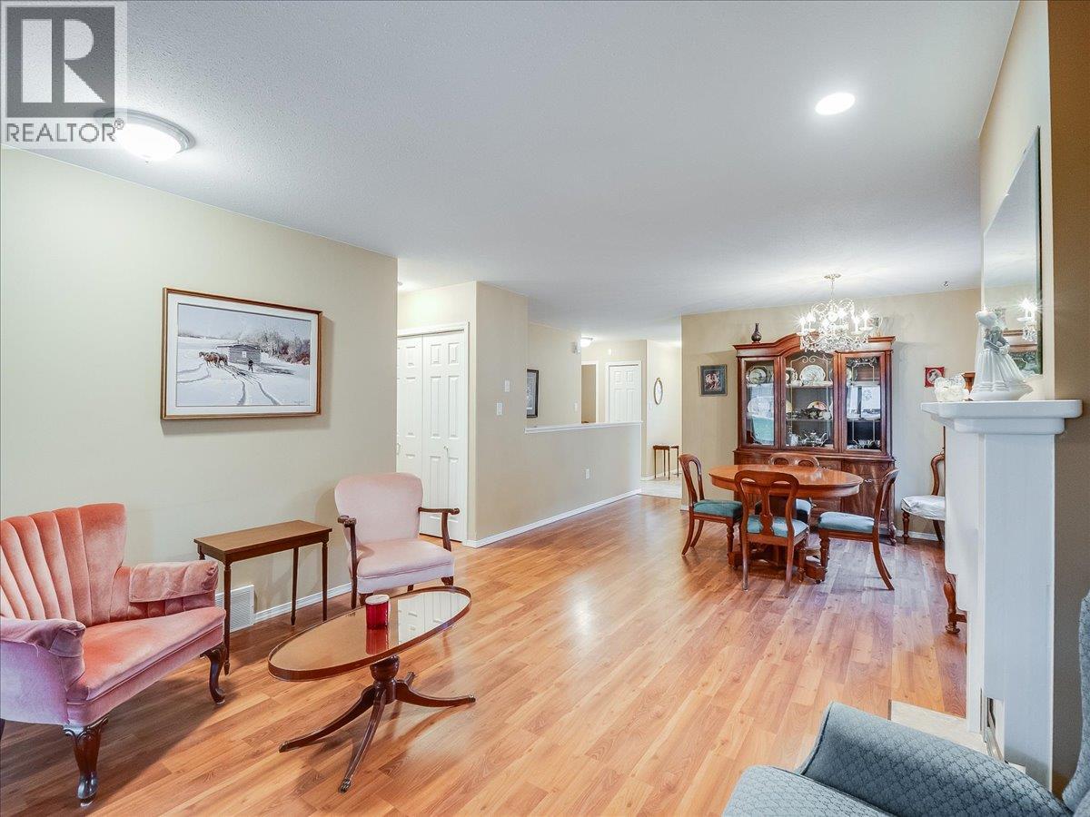 7136 Wright Way Property Photo 13