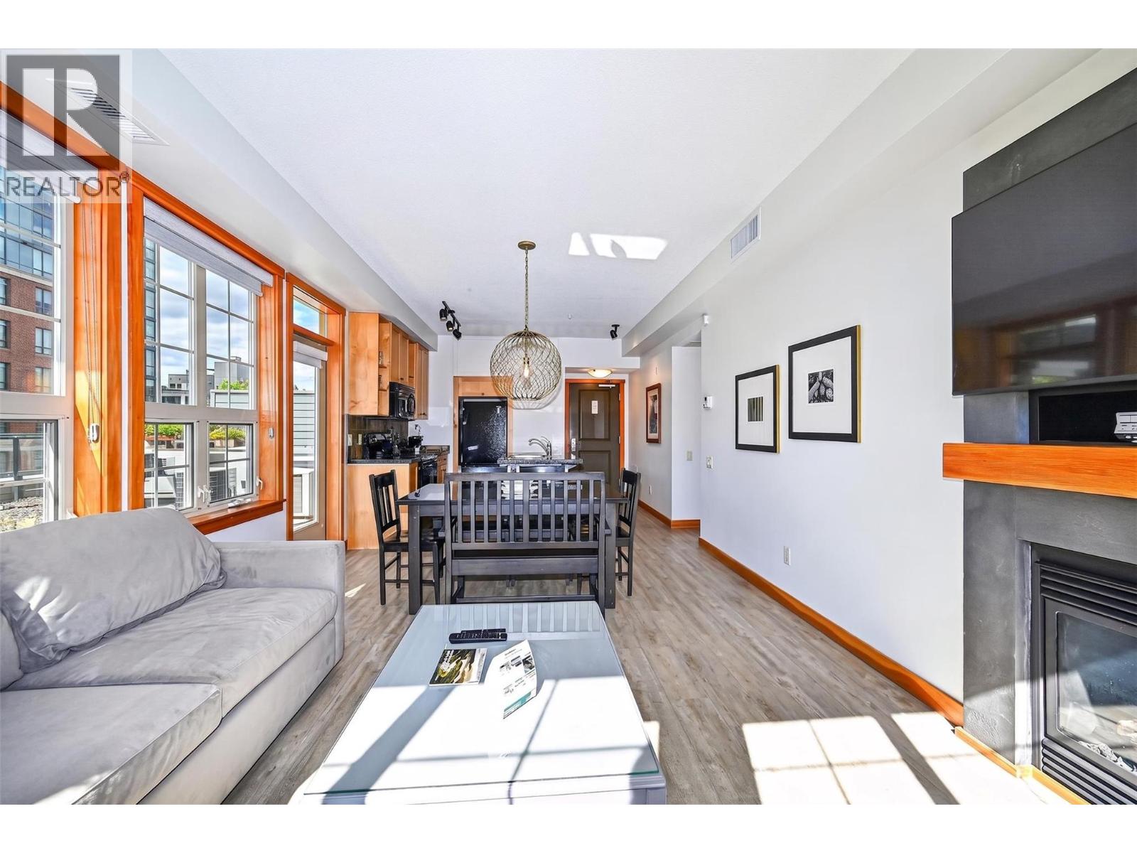101 Village Centre Court Unit# 232 Lot# 6 Property Photo 15