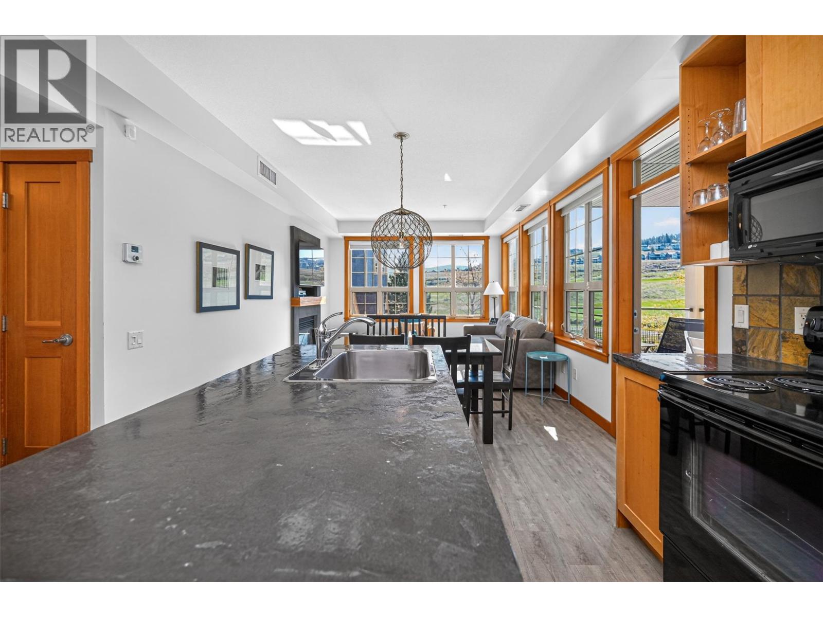 101 Village Centre Court Unit# 232 Lot# 6 Property Photo 26