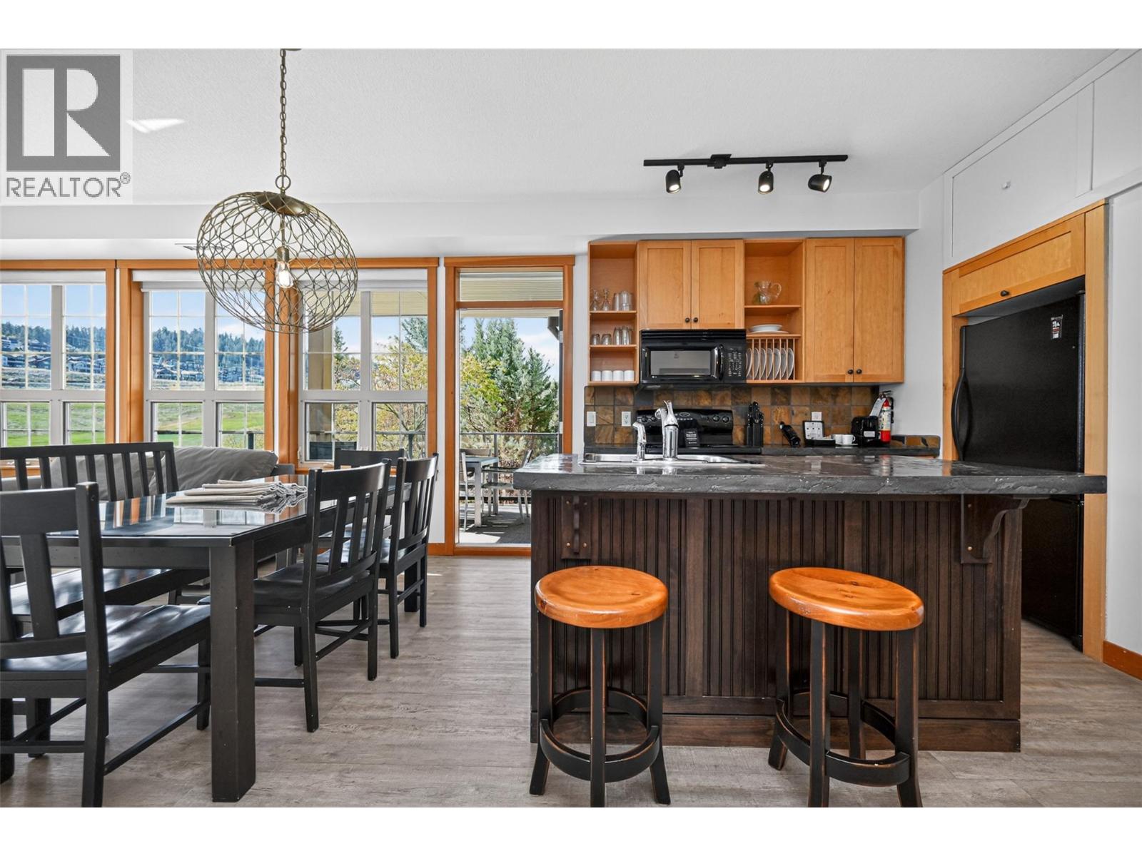 101 Village Centre Court Unit# 232 Lot# 6 Property Photo 28