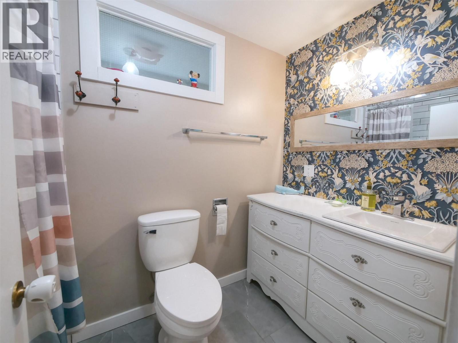 819 Glen Drive Property Photo 8
