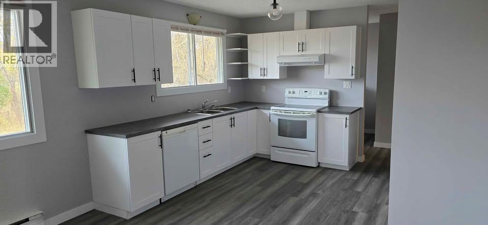 2611 Lakeshore Road Property Photo 11
