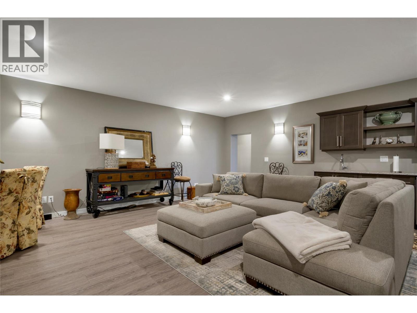 595 Vineyard Way N Unit# 31 Property Photo 56
