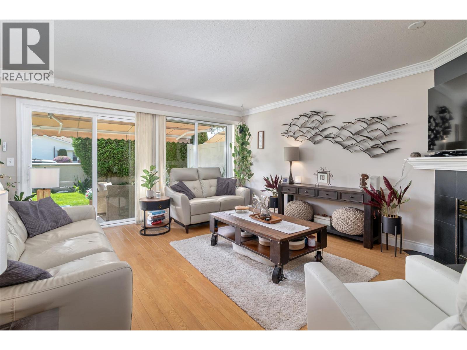 1886 Parkview Crescent Unit# 3 Property Photo 1
