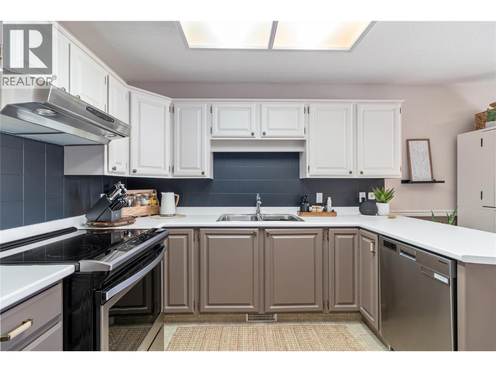 1886 Parkview Crescent Unit# 3 Property Photo 13